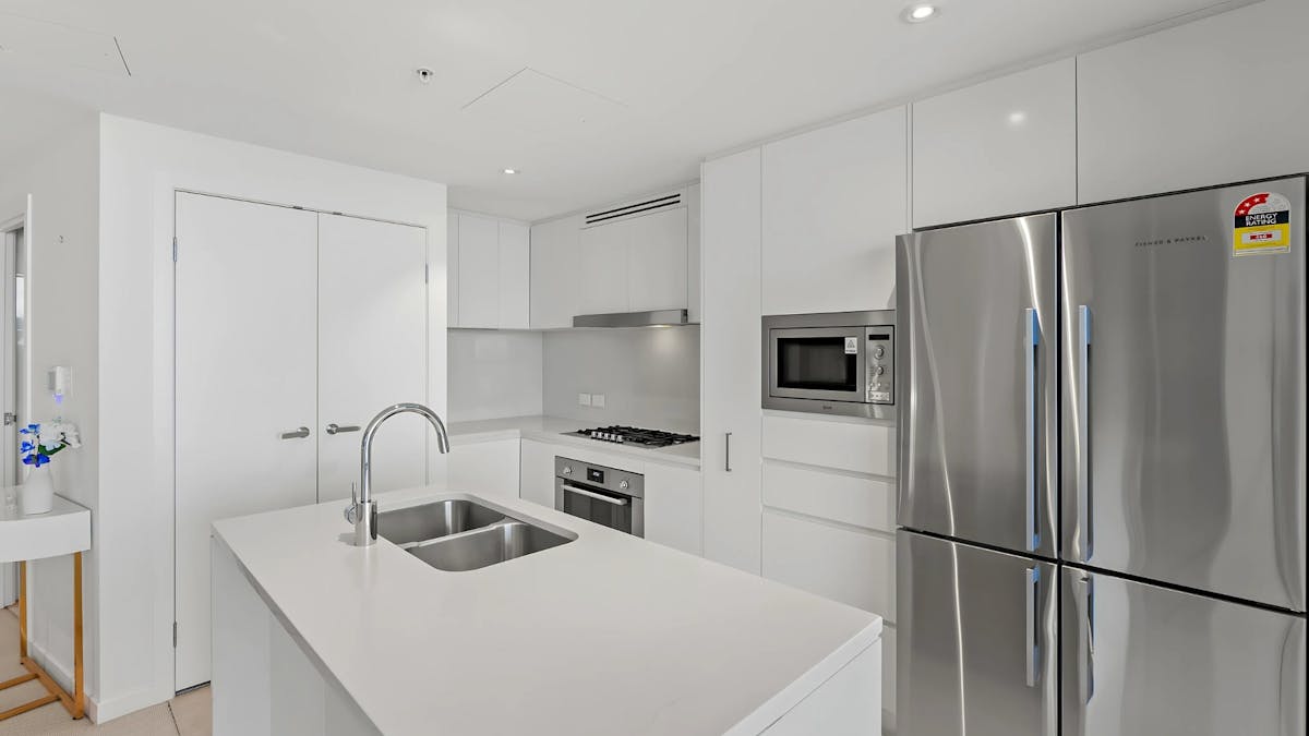 3 Bed 2 Bathroom Sky High