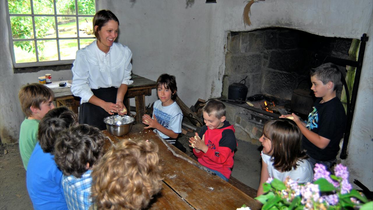 Education bush cooking