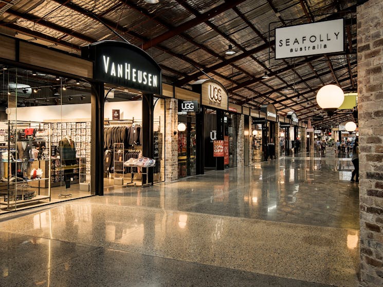 Fashion Spree Factory Outlet Centre | Sydney, Australia - Official Travel & Accommodation Website