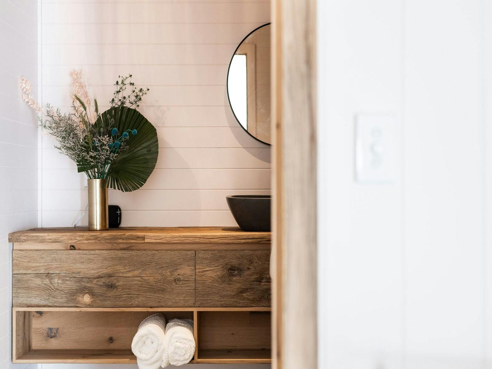 This is a photo of the luxury room.