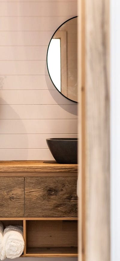 This is a photo of the luxury room.