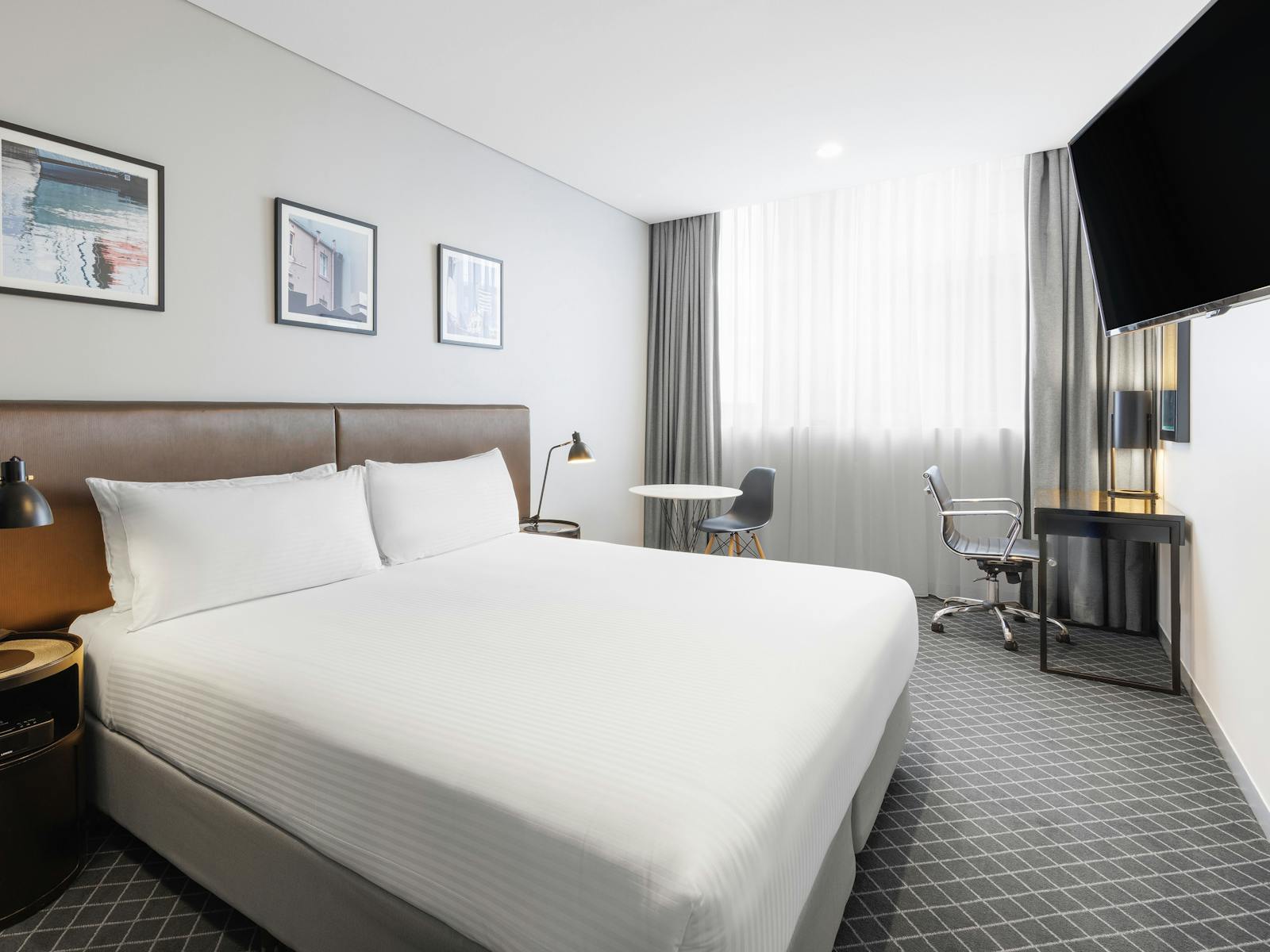 1 King Premium Studio Suite