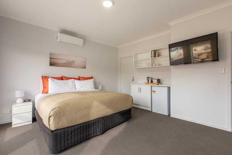 McCracken Country Club, Four Bedroom Apartment Victor Harbor, A...