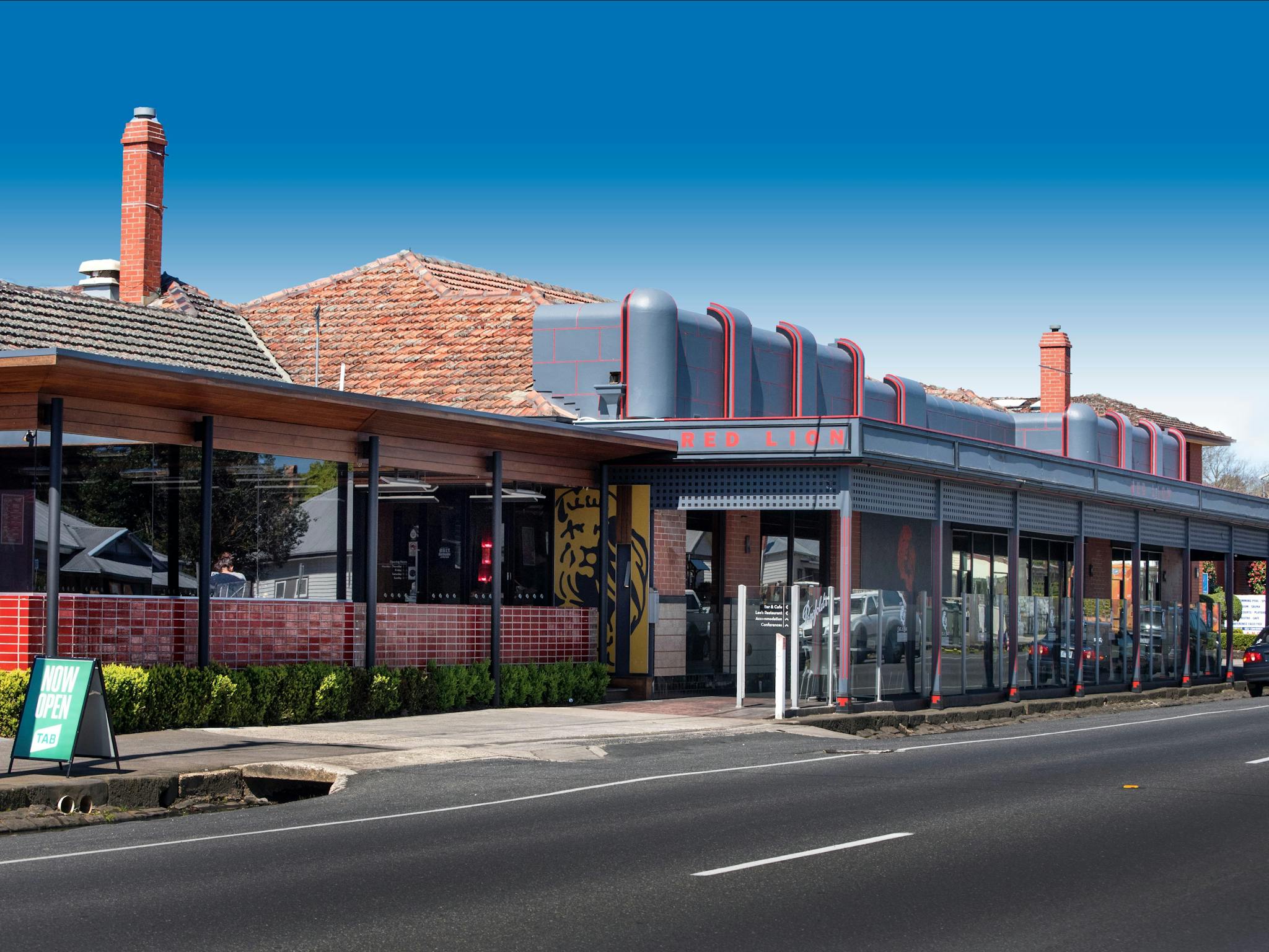 Red Lion Hotel front