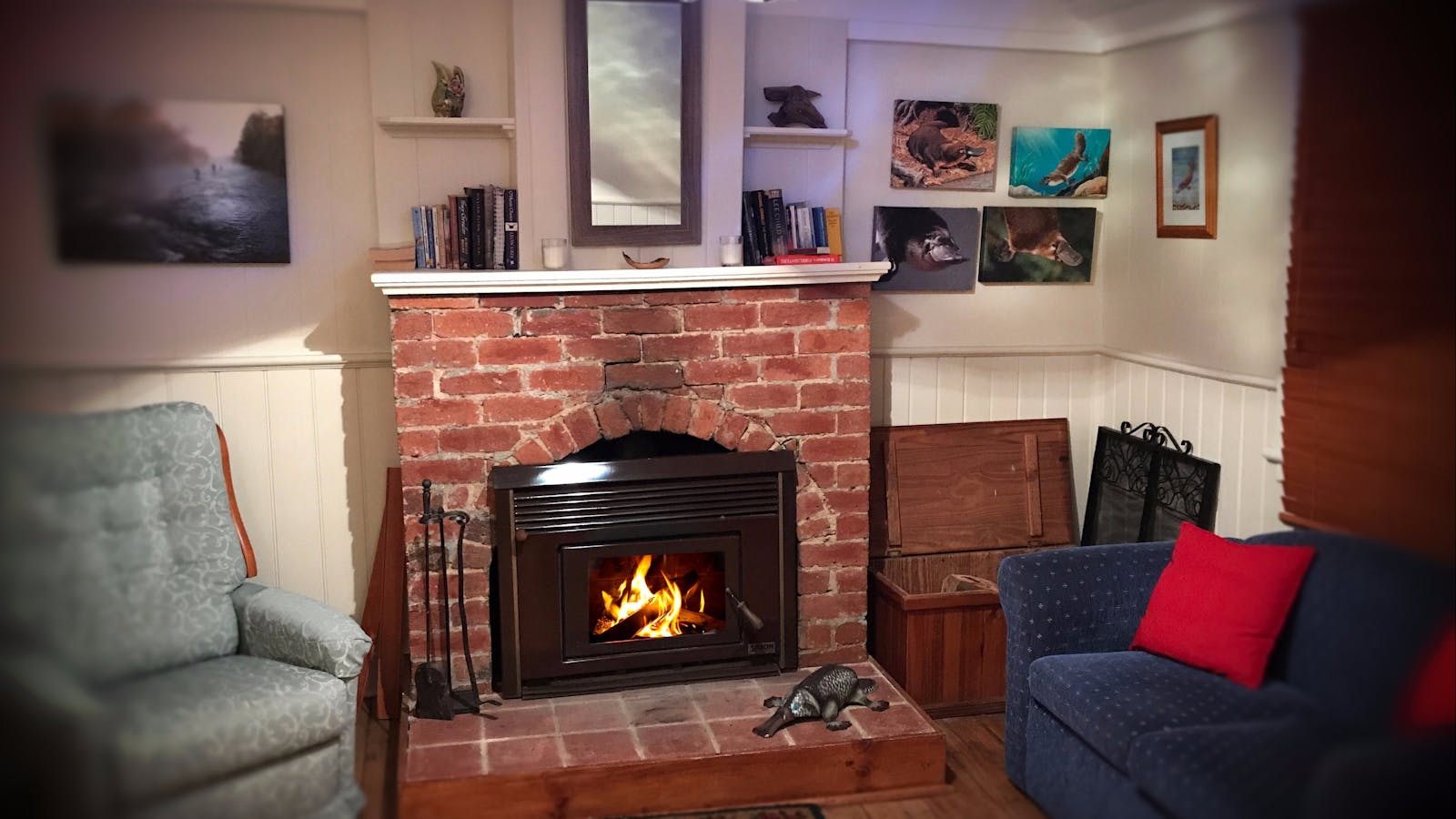 Lounge and fireplace