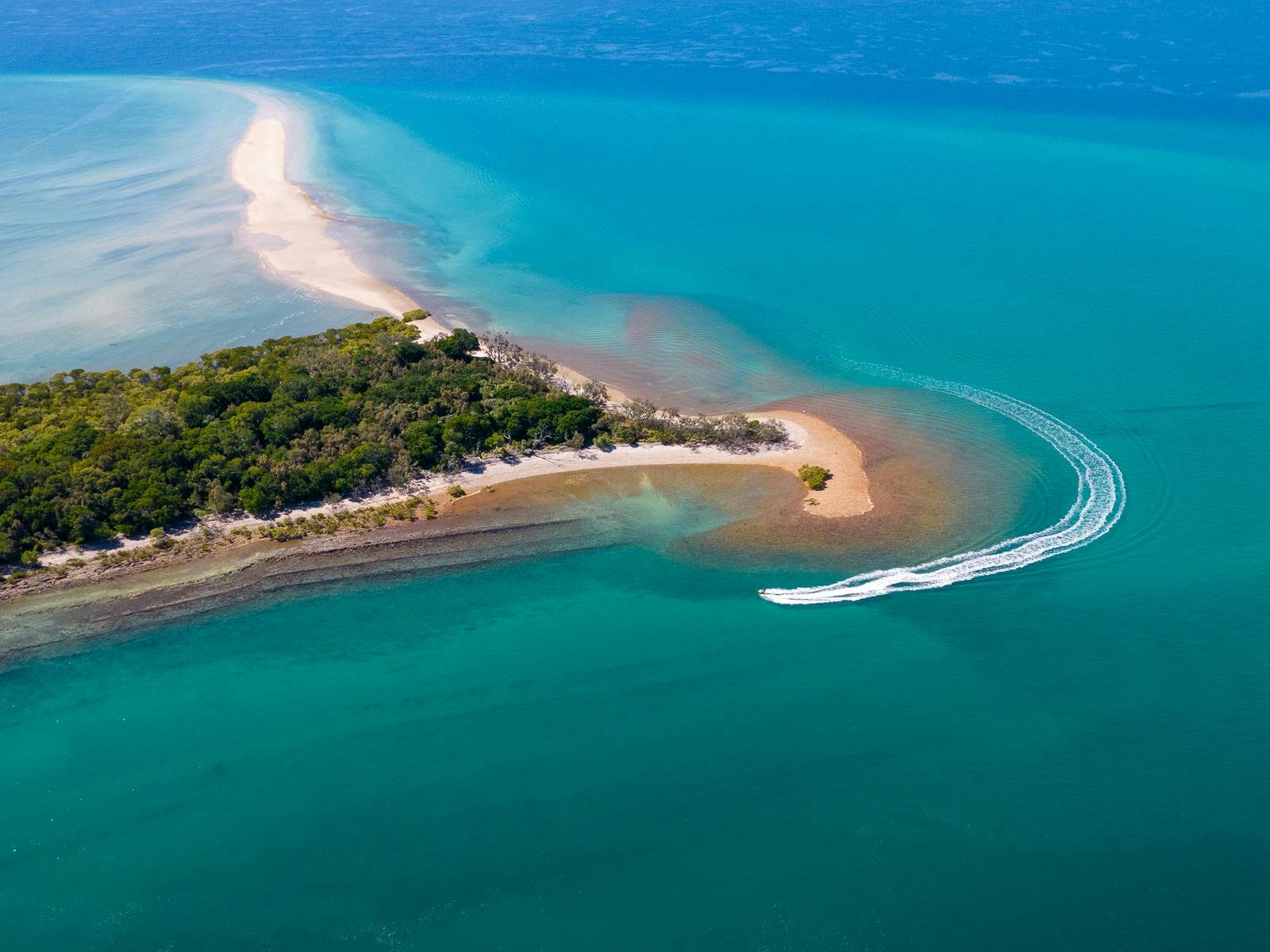 K'gari Salty Safaris Western Wonders