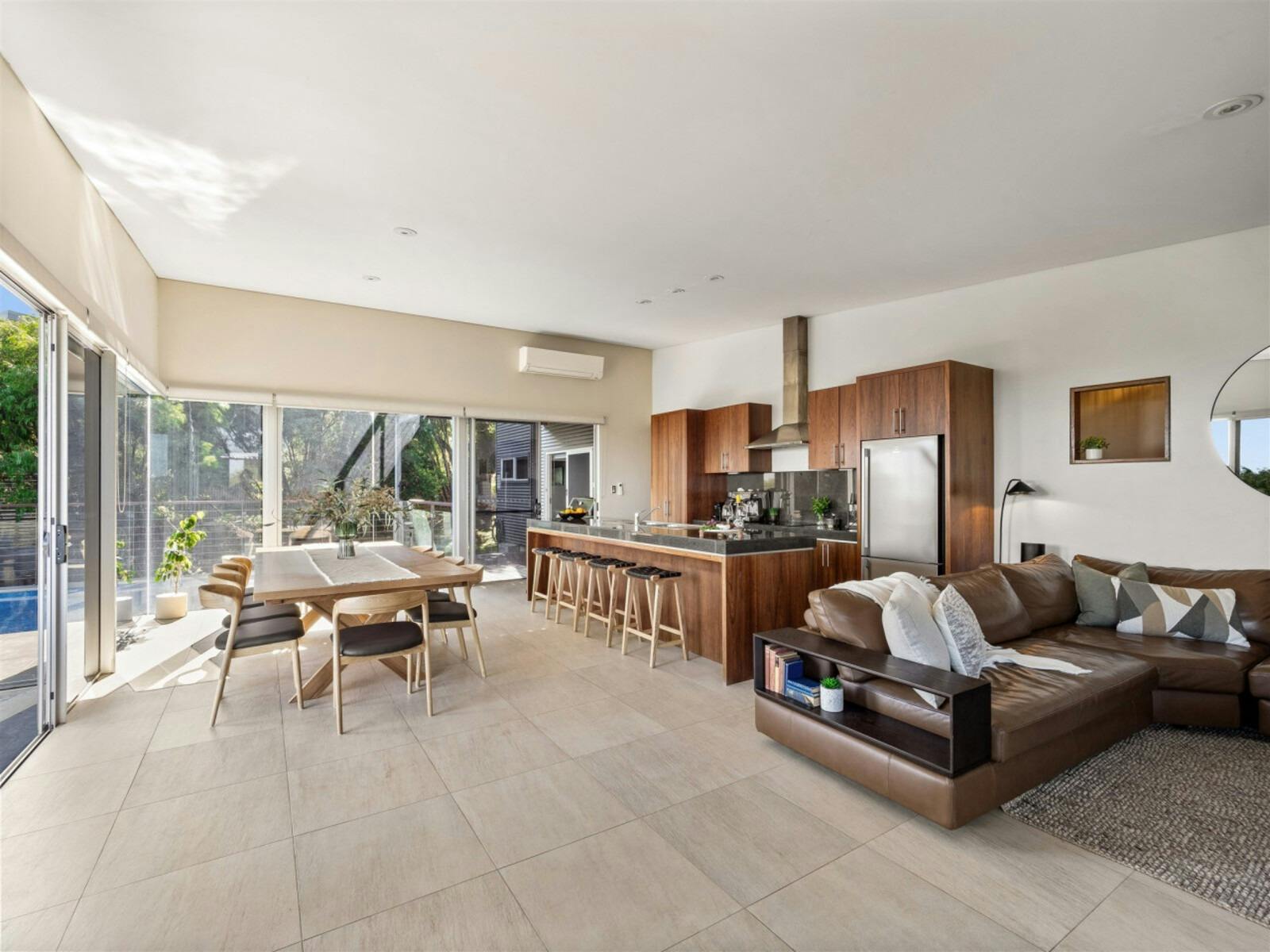 Living room 1, Dining area, Airconditioning and Kitchen