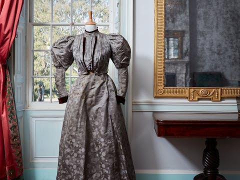 Fashionable Silhouettes Exhibition