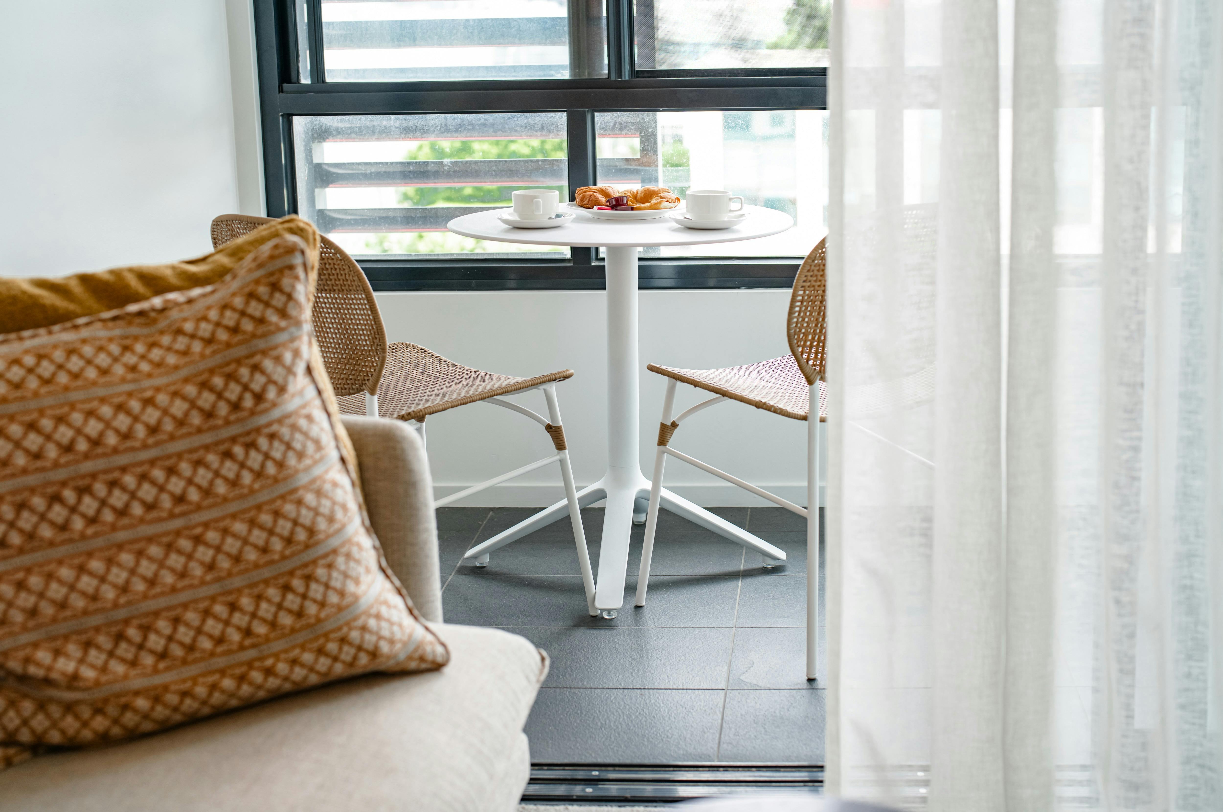 Vue Apartments Geelong - Family Bunk Apartment enclosed balcony