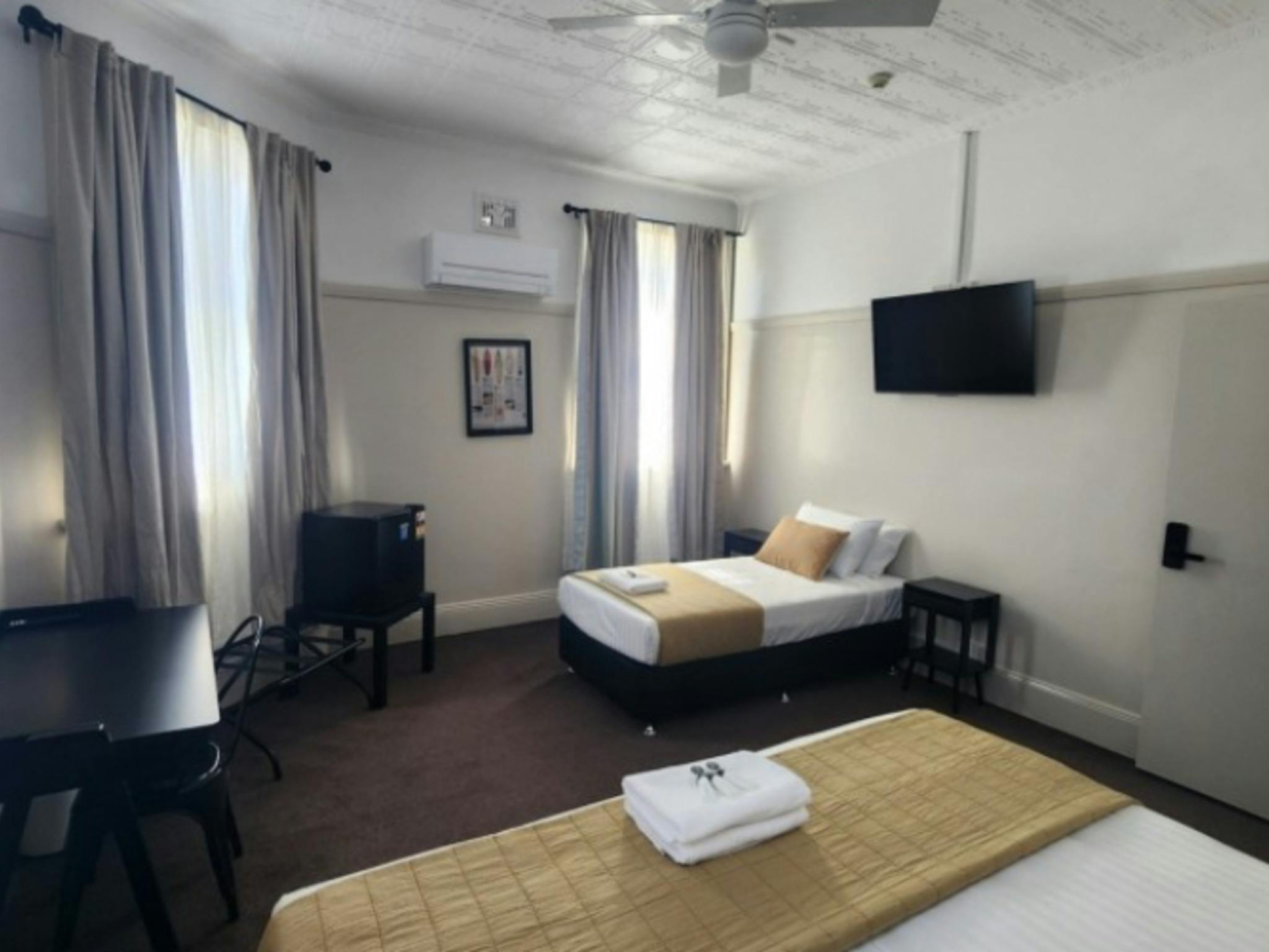 Islington Barracks Hotel Triple Room