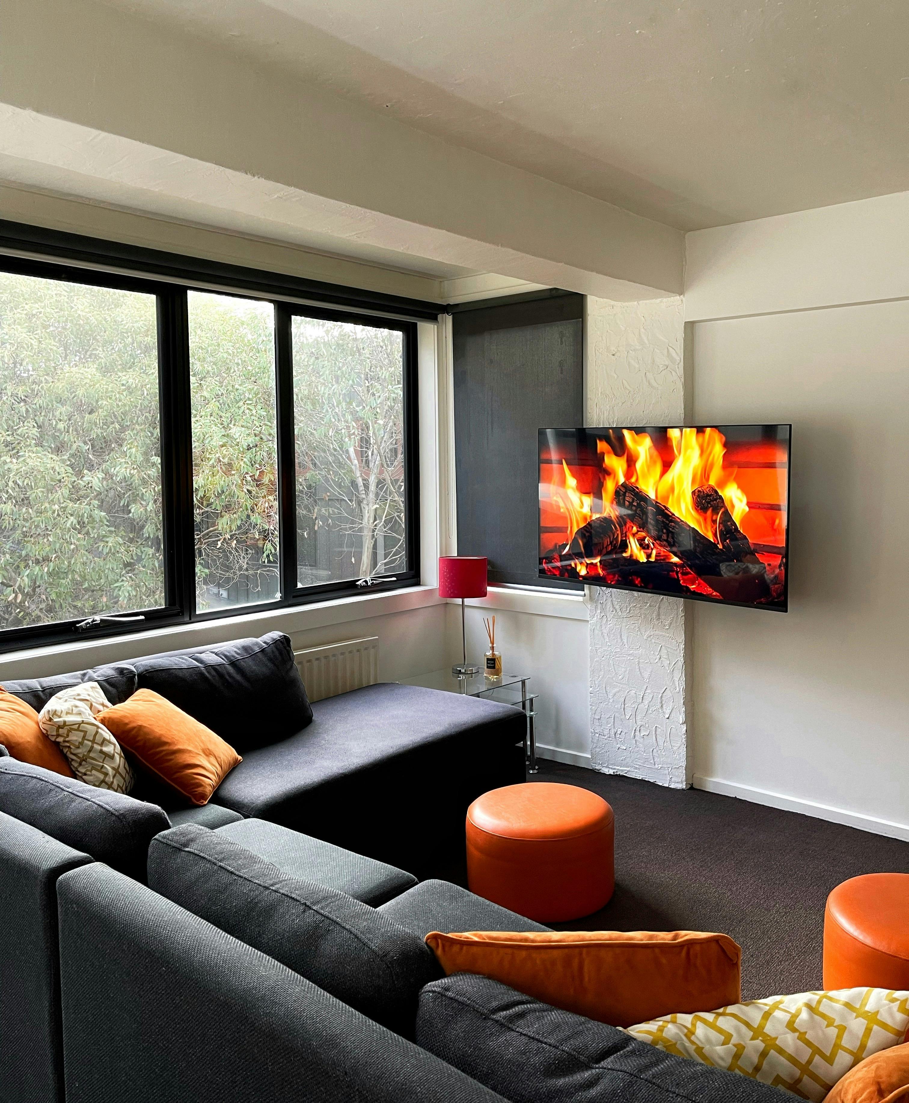 Stay in the heart of Falls Creek Centrally located, Silverski is only a short stroll to every chair