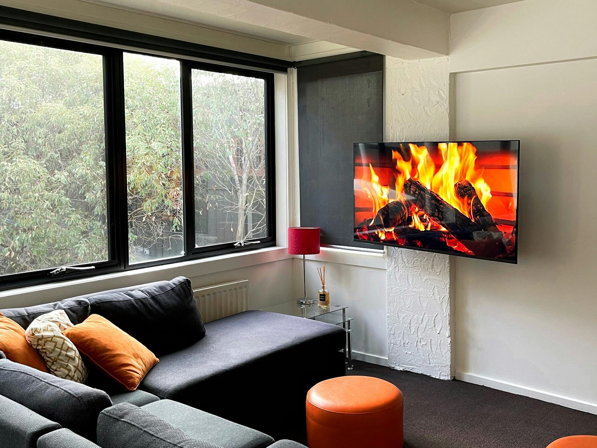 Stay in the heart of Falls Creek Centrally located, Silverski is only a short stroll to every chair