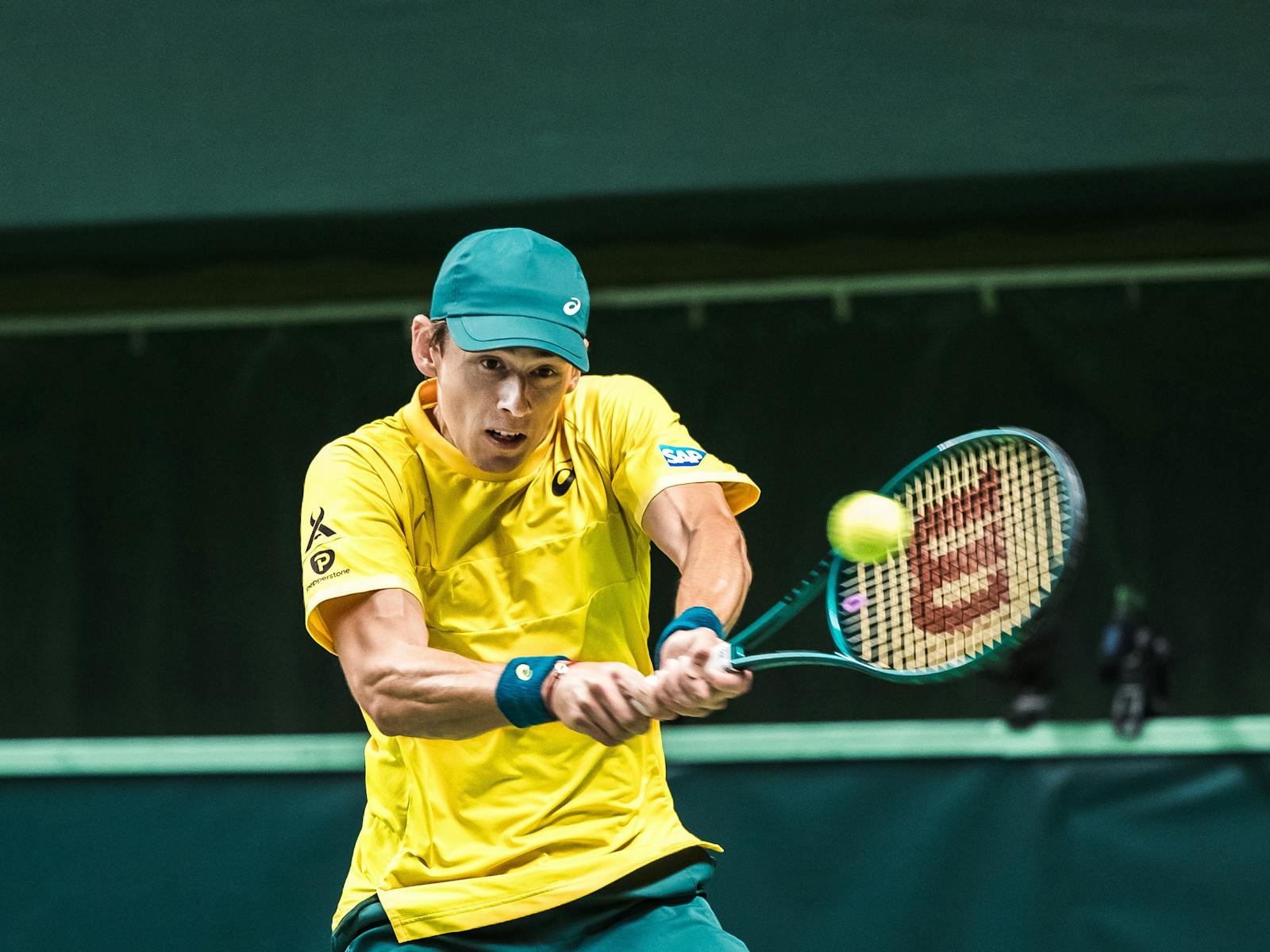 Alex De Minaur playing tennis