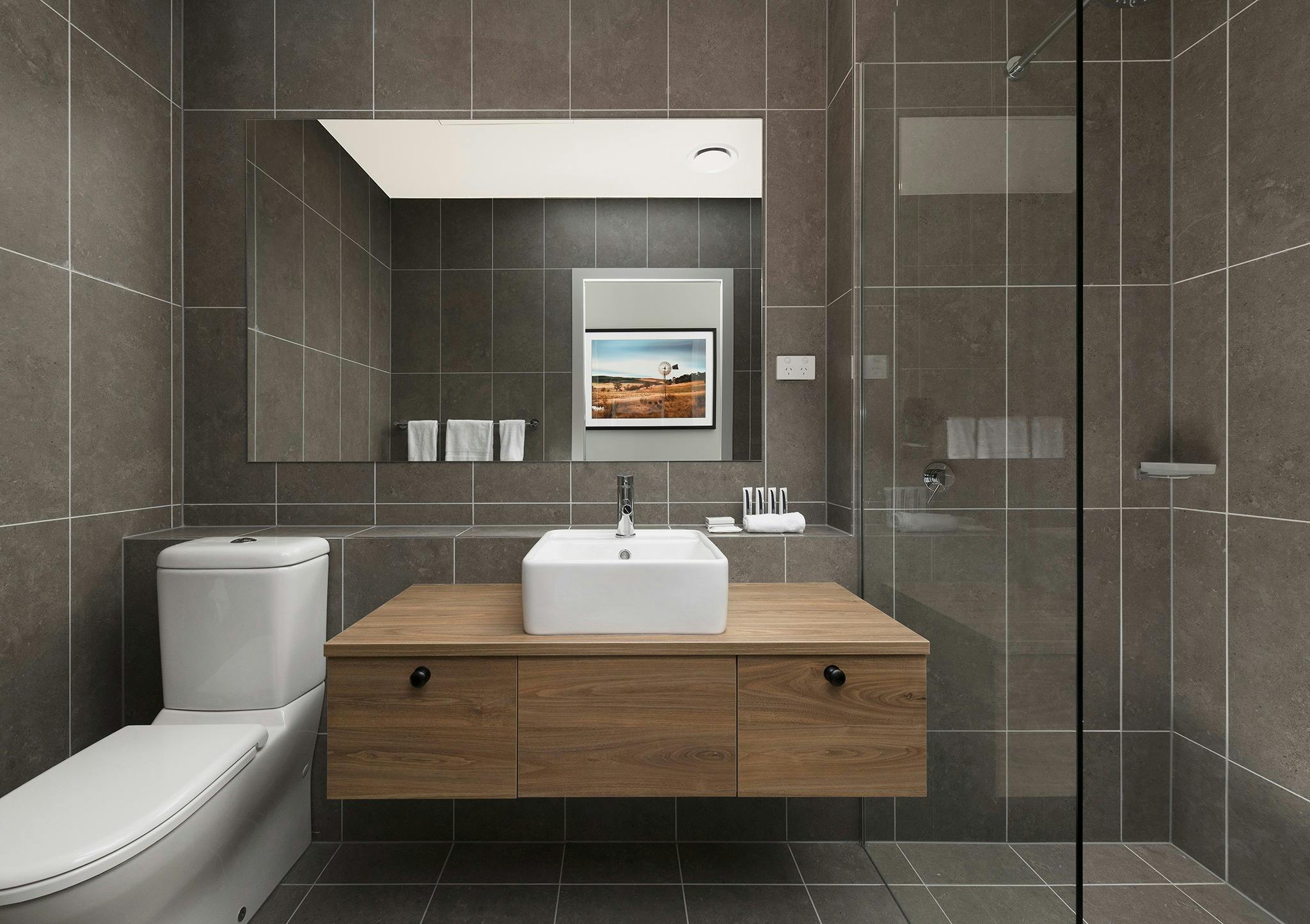 Abode Murrumbateman guest room ensuite