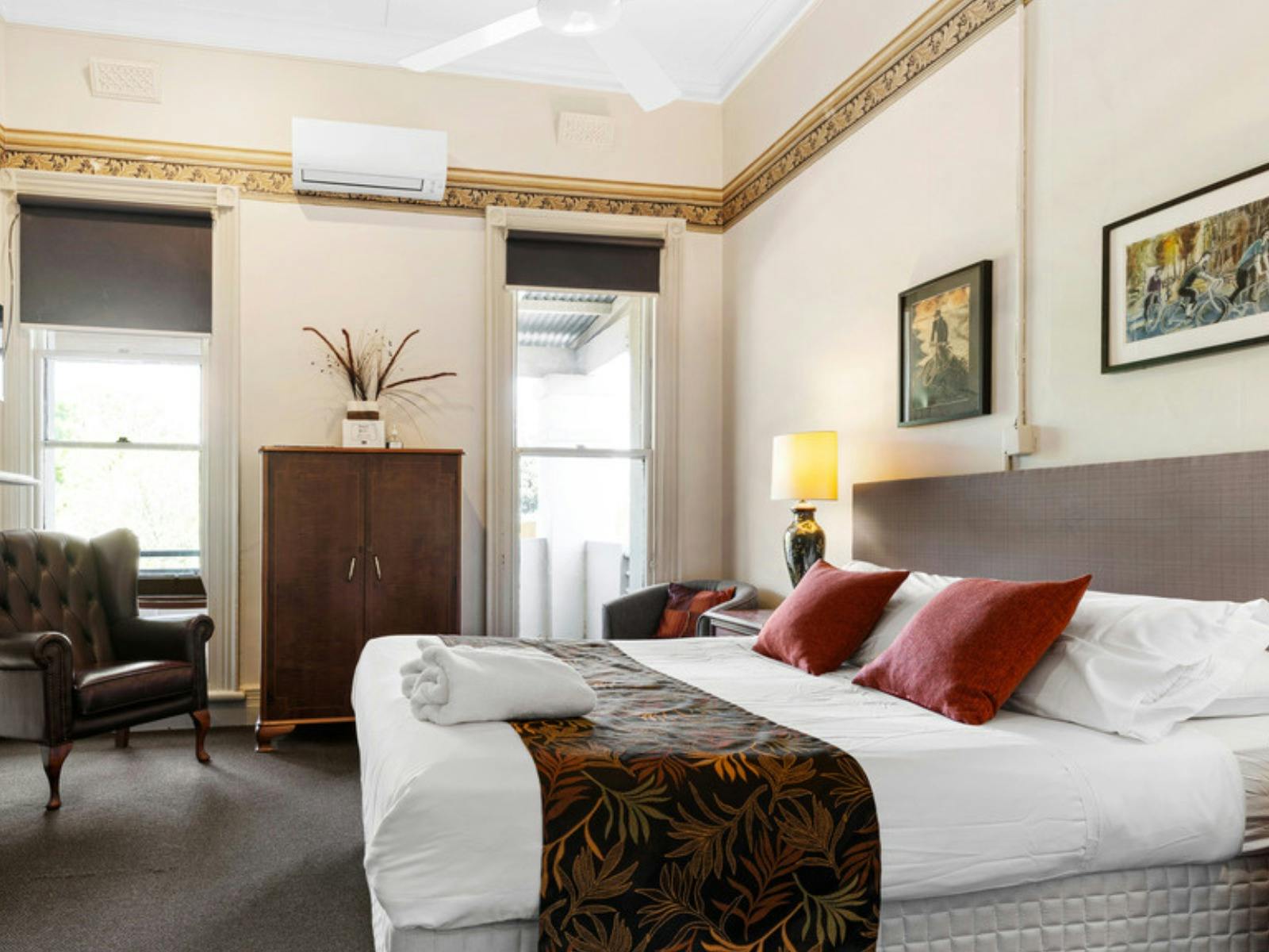 The Delatite Hotel upstairs accommodation