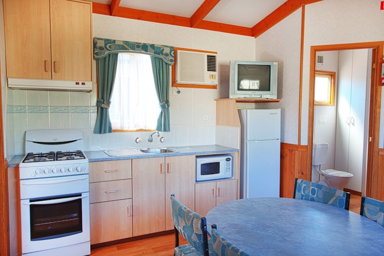Budget Cabin sleeps five