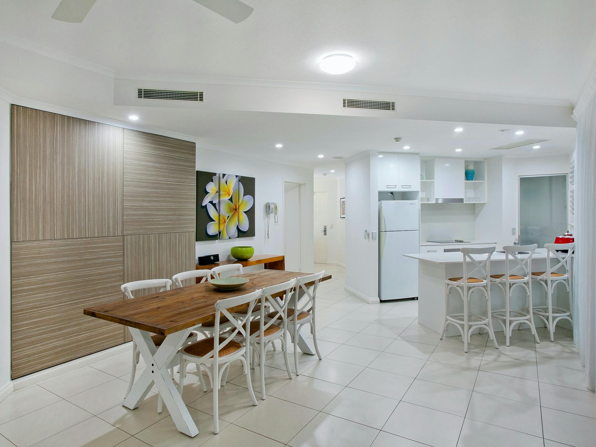 Dining Area - 1 Bedroom Superior - Emerald Resort Noosa Dining Area - 1 Bedroom Superior - Emerald Resort Noosa