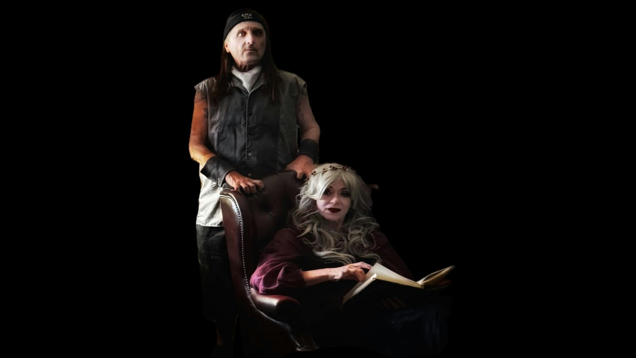 2 performers in costume