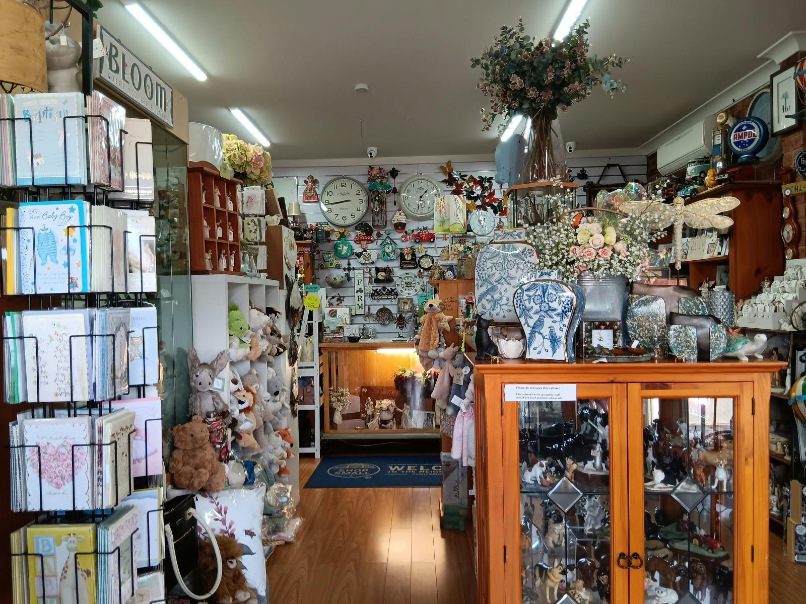 시대를 초월한 보물 선물 및 장식