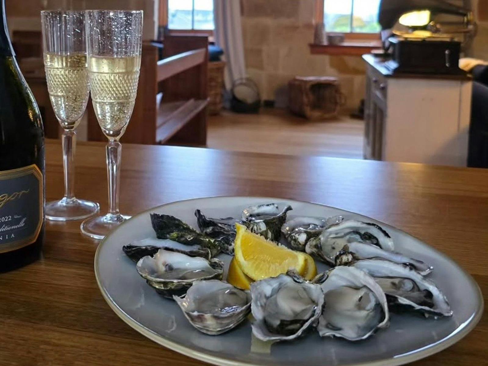 A tray of A-grade Dunalley oysters on arrival image