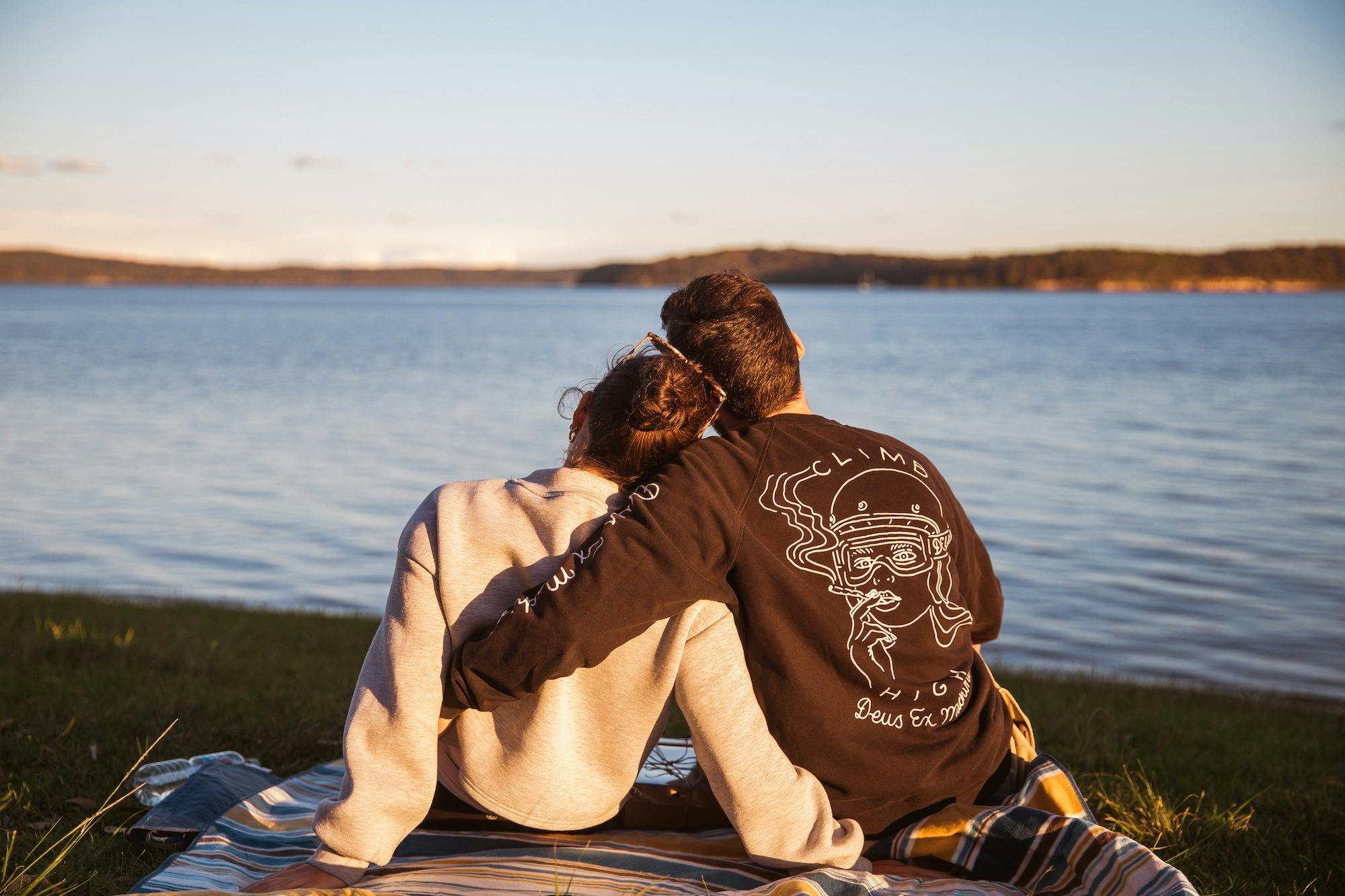 Relax on the shores of Lake Macquarie