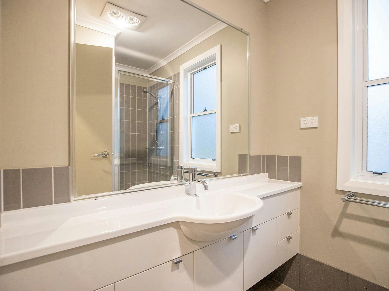 Feathertop Villa - Bathroom