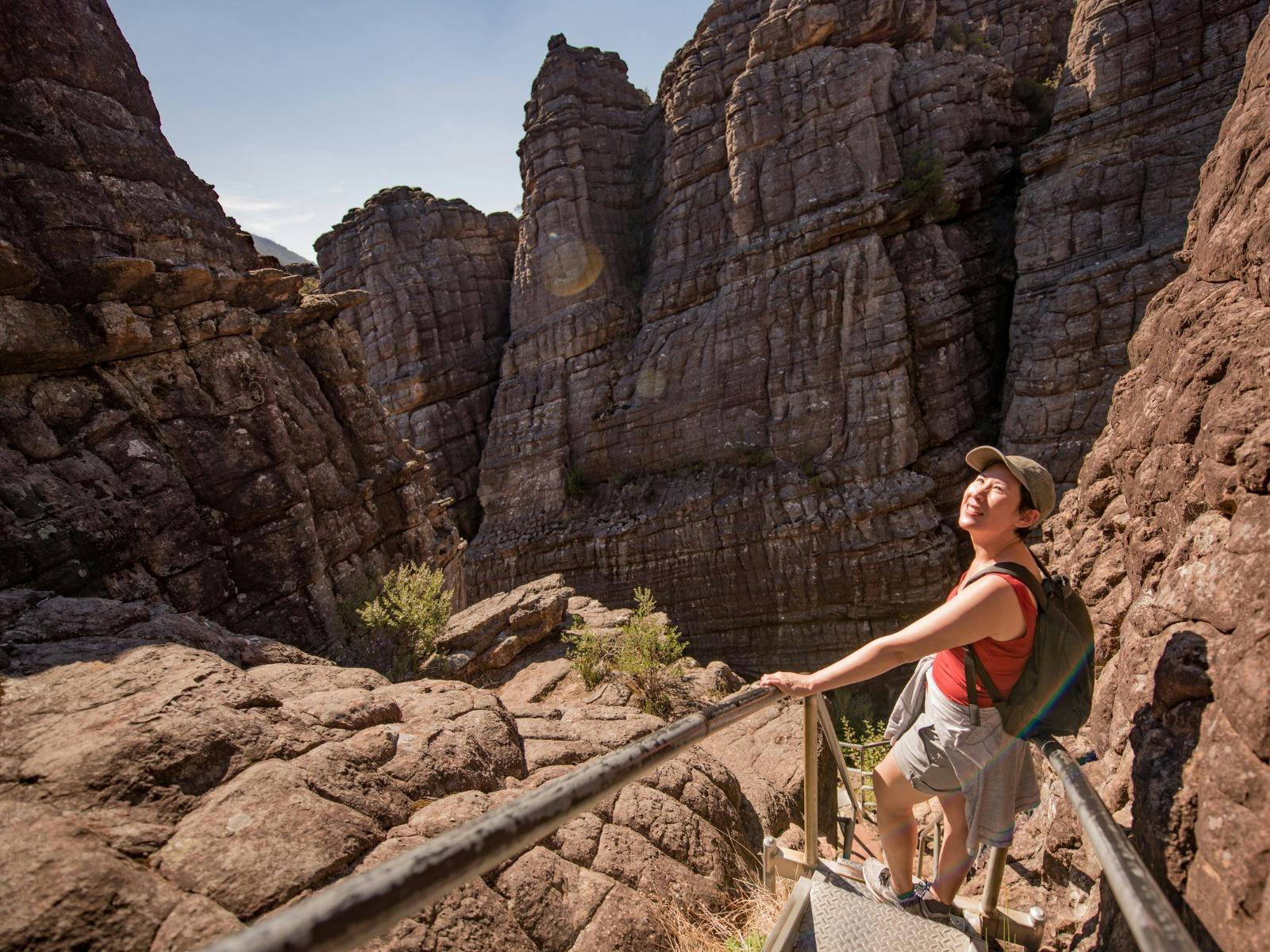 pinnacle-hike-canyon