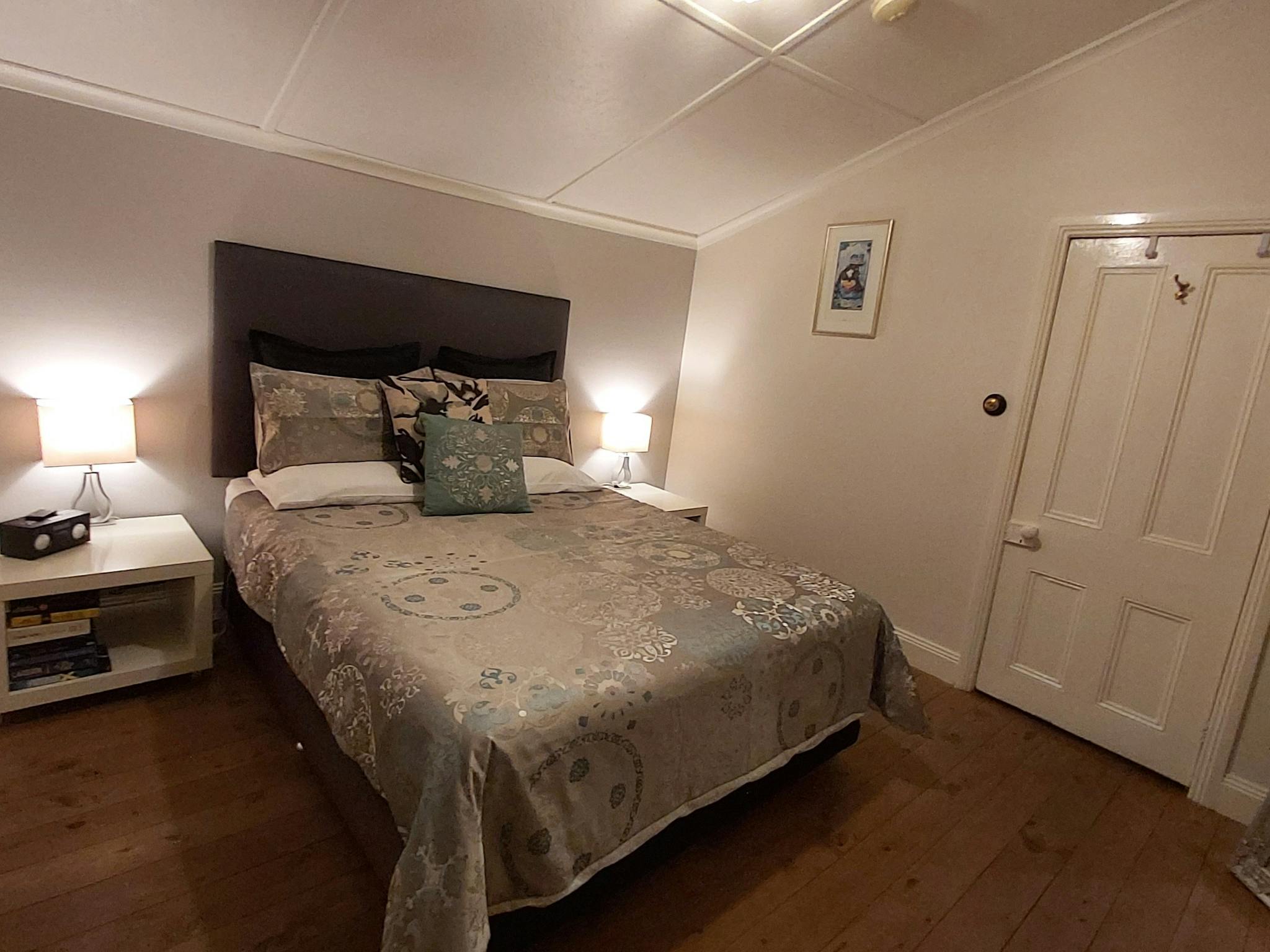 Queen bedroom 2 silver linen