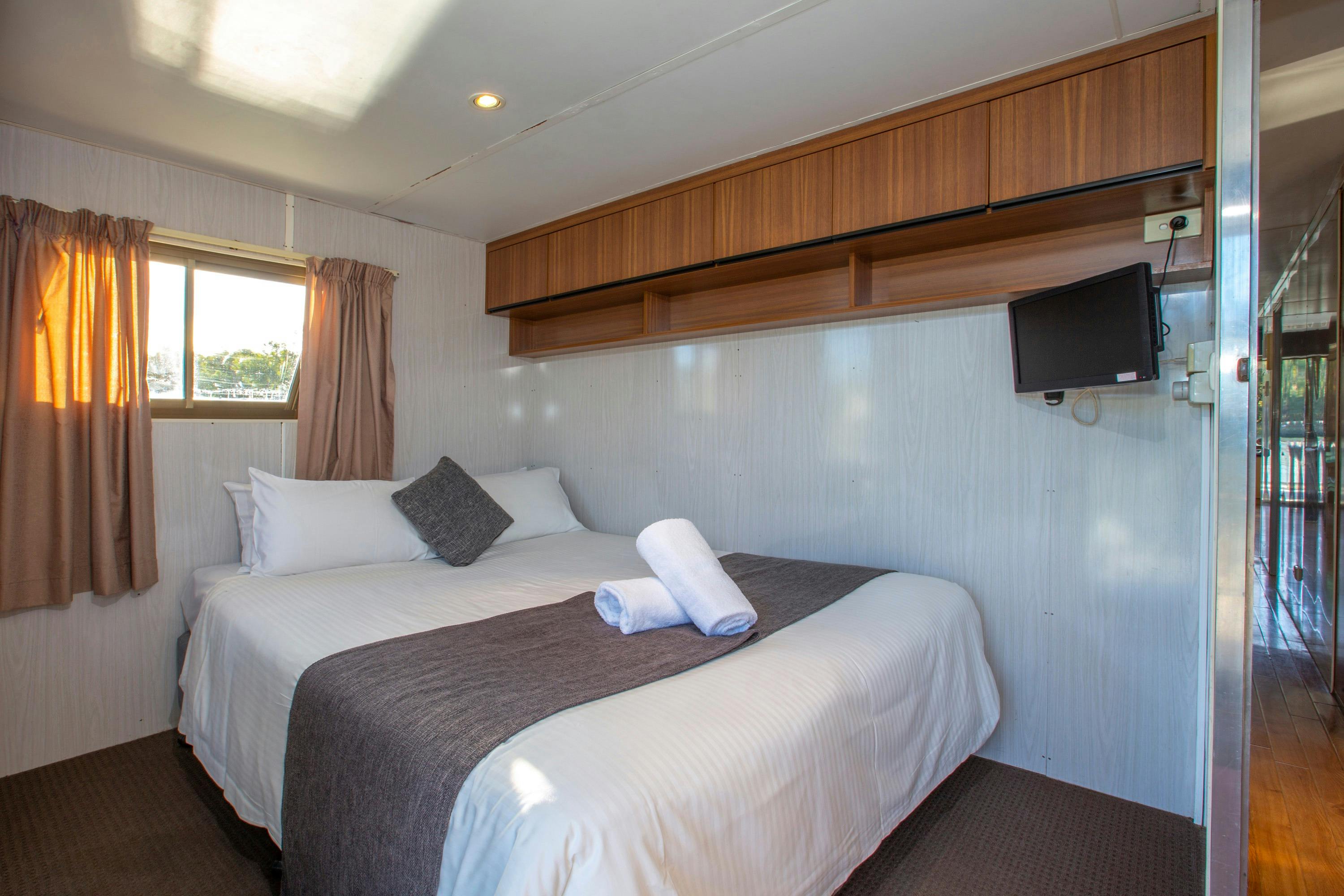 Quick Silver - Bedroom