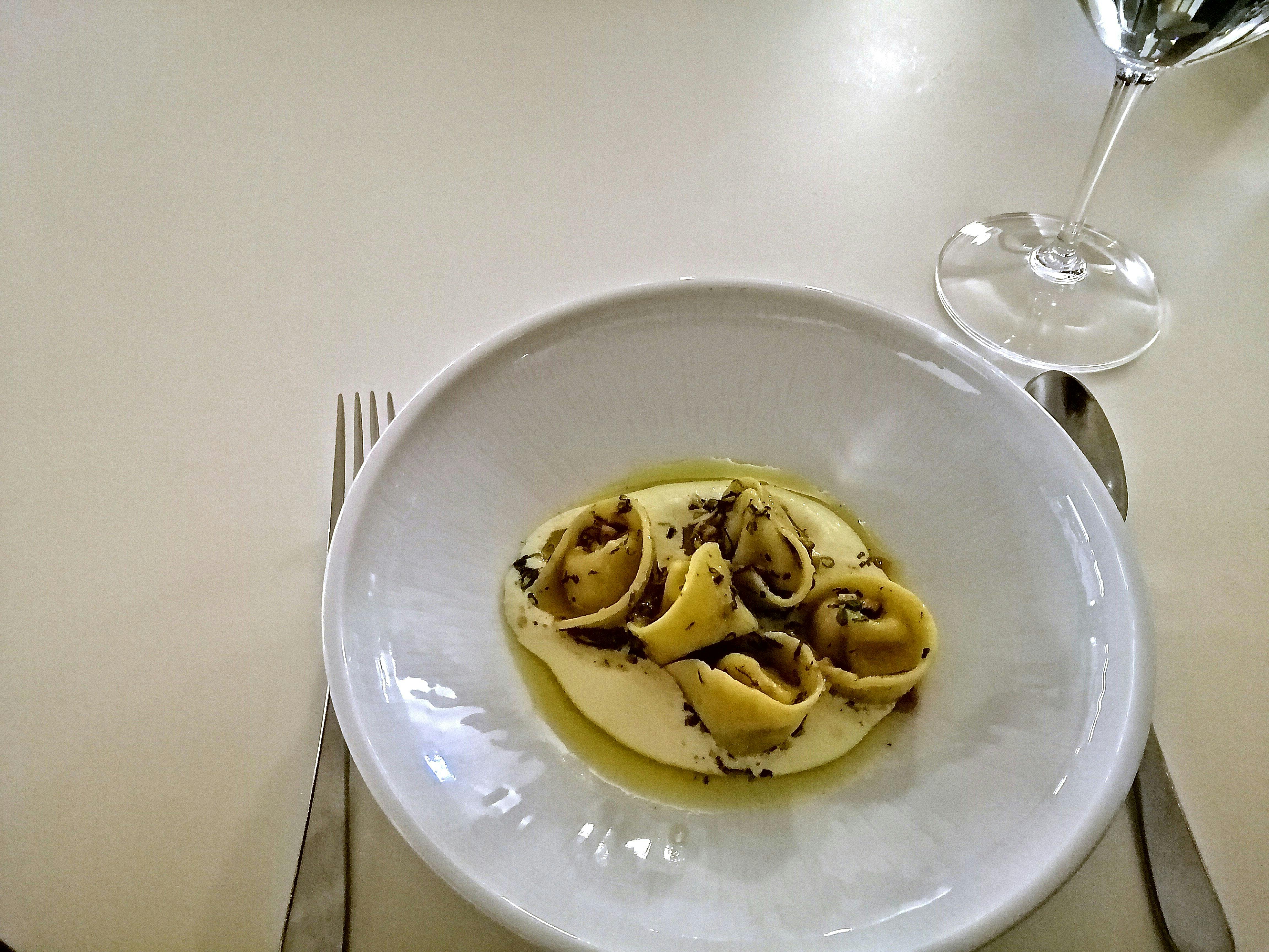 Truffles pasta served in a bowel
