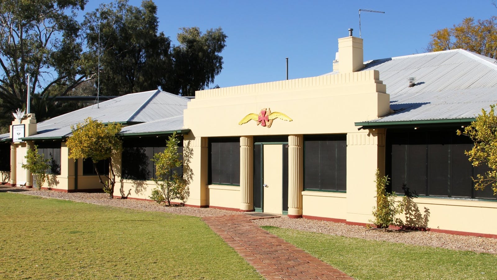 Royal Flying Doctor Service Alice Springs Tourist Facility & Museum