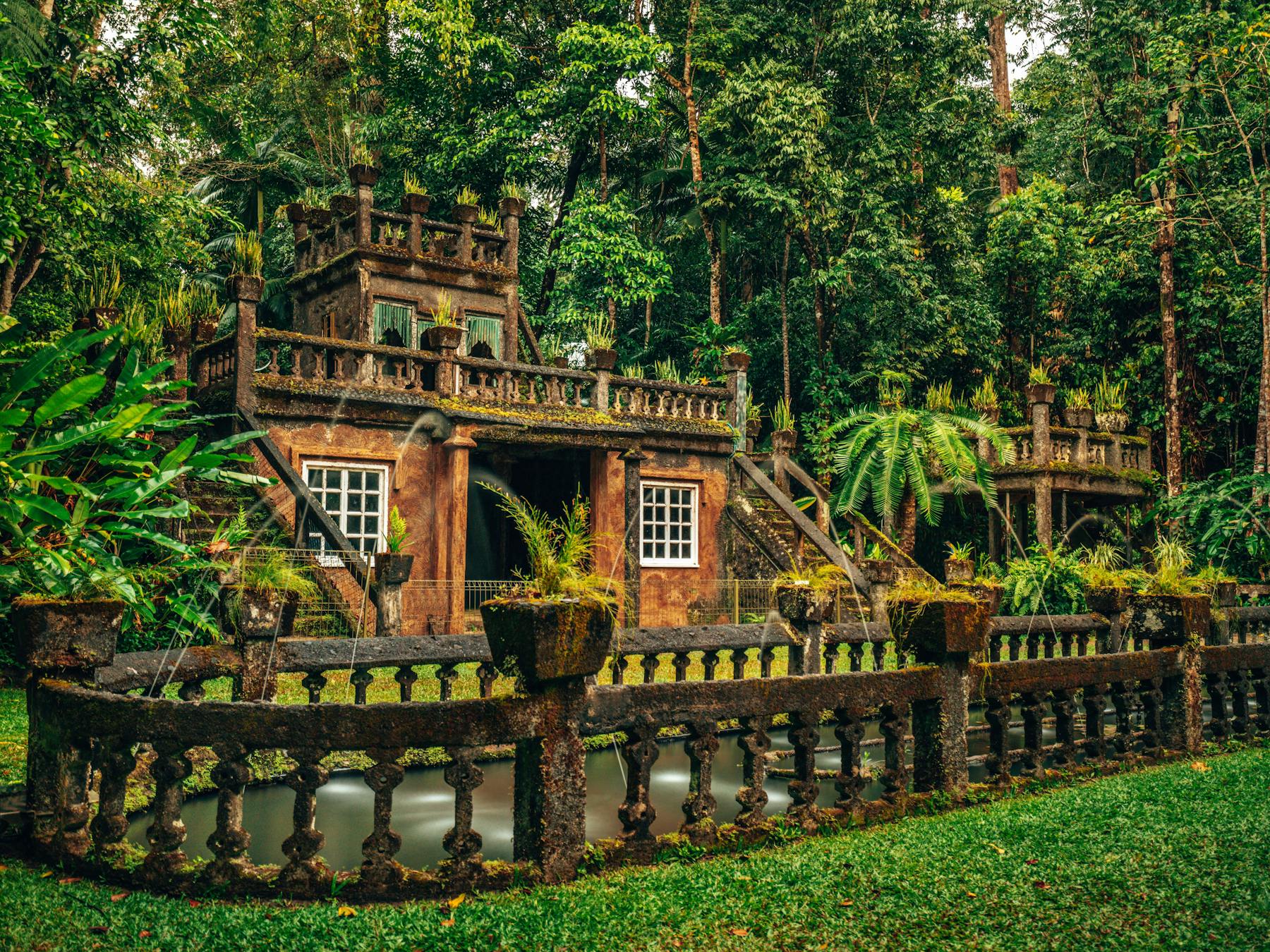 The castle that Jose Paronella built set within the tropical rainforest setting