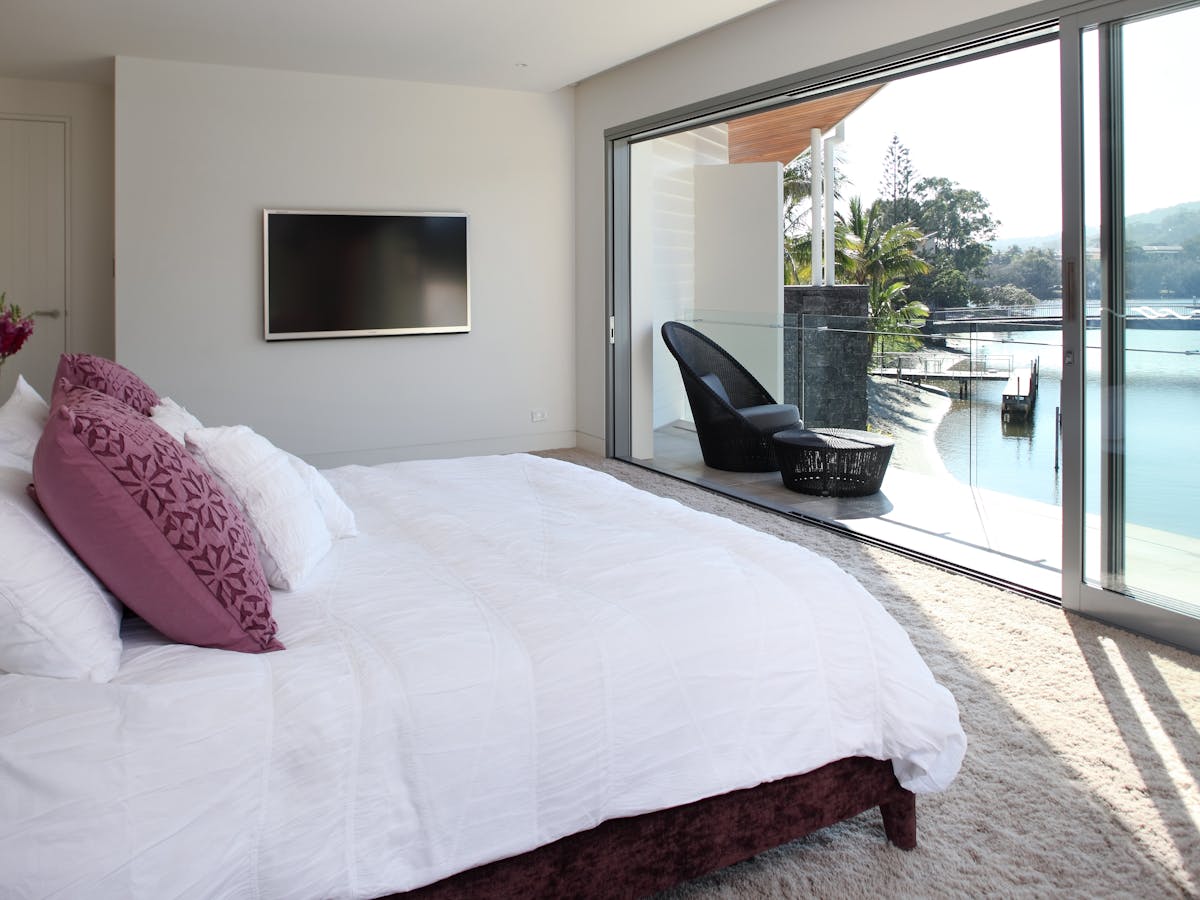 Spacious Bedroom, views on the river Spacious Bedroom, views on the river
