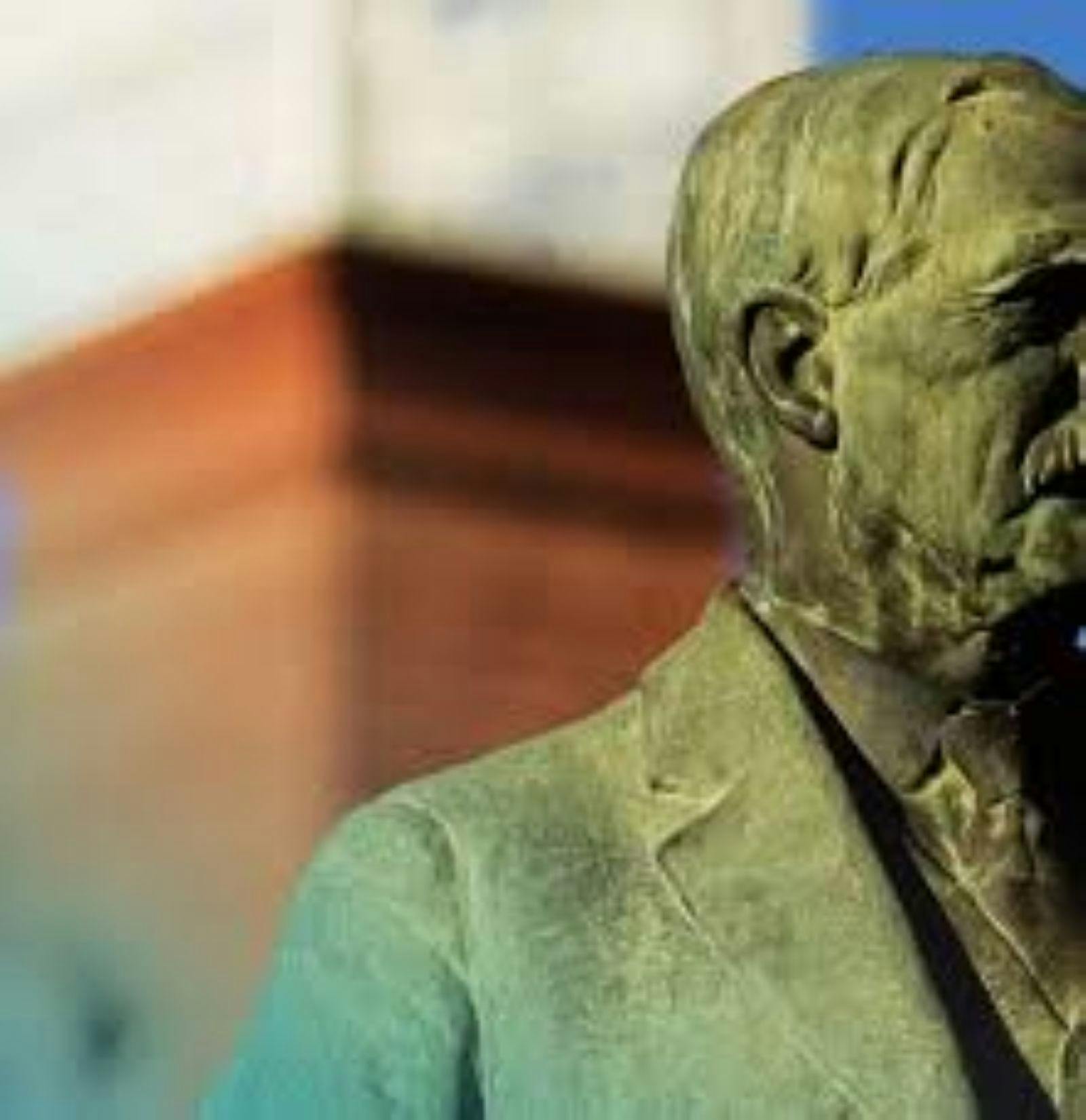Image of George Chaffey statue