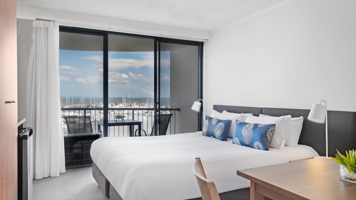 Mantra Hervey Bay - Hotel Room