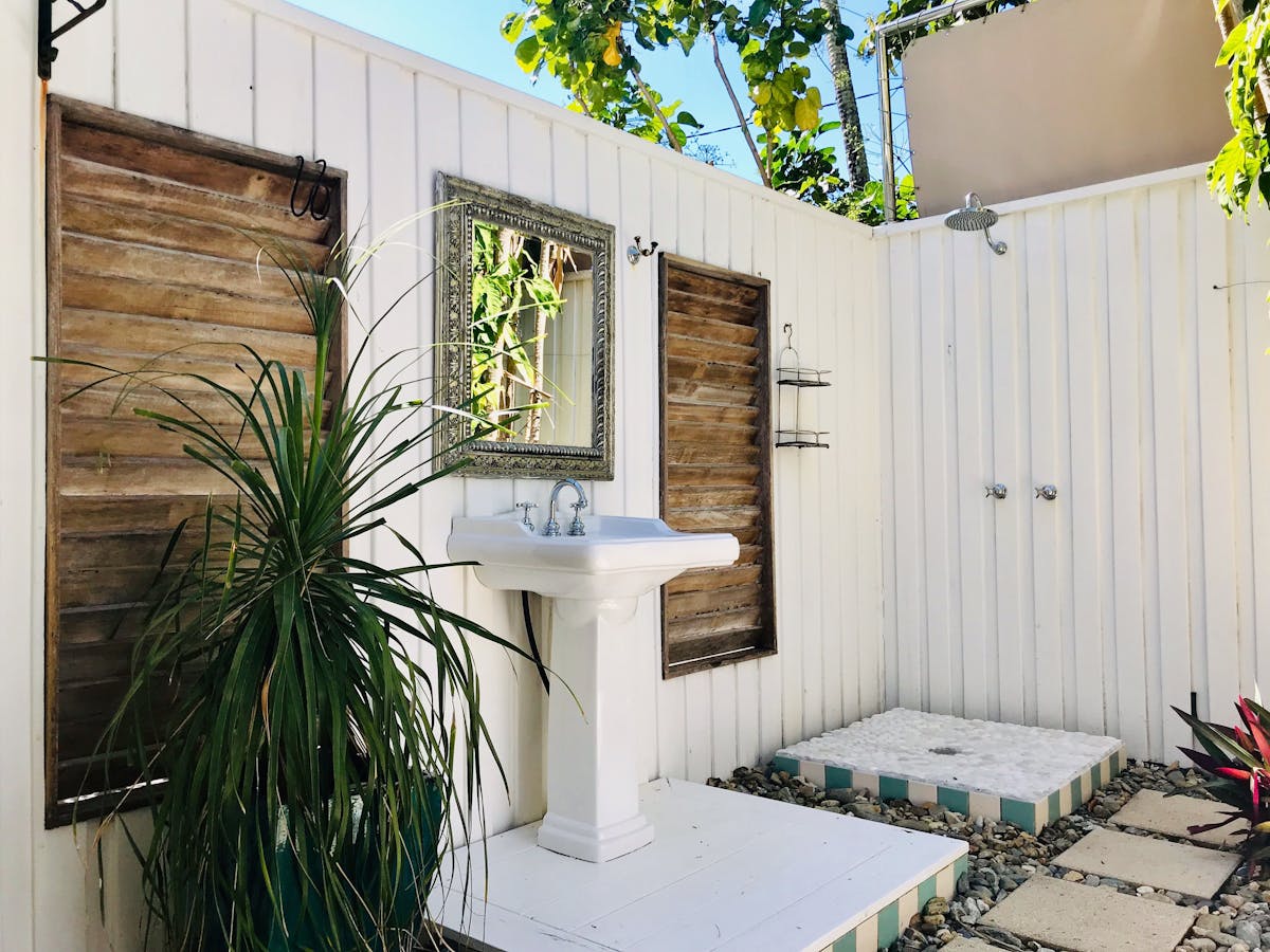 outdoor bathroom holiday house accommodation beach house port douglas