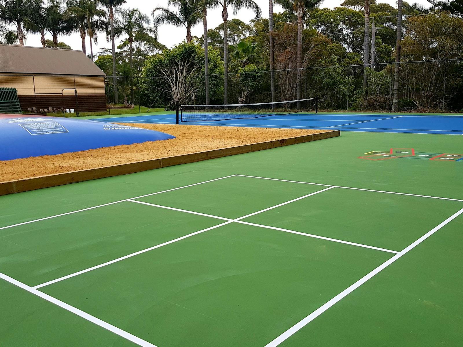 Wairo Beach Holiday Park tennis court