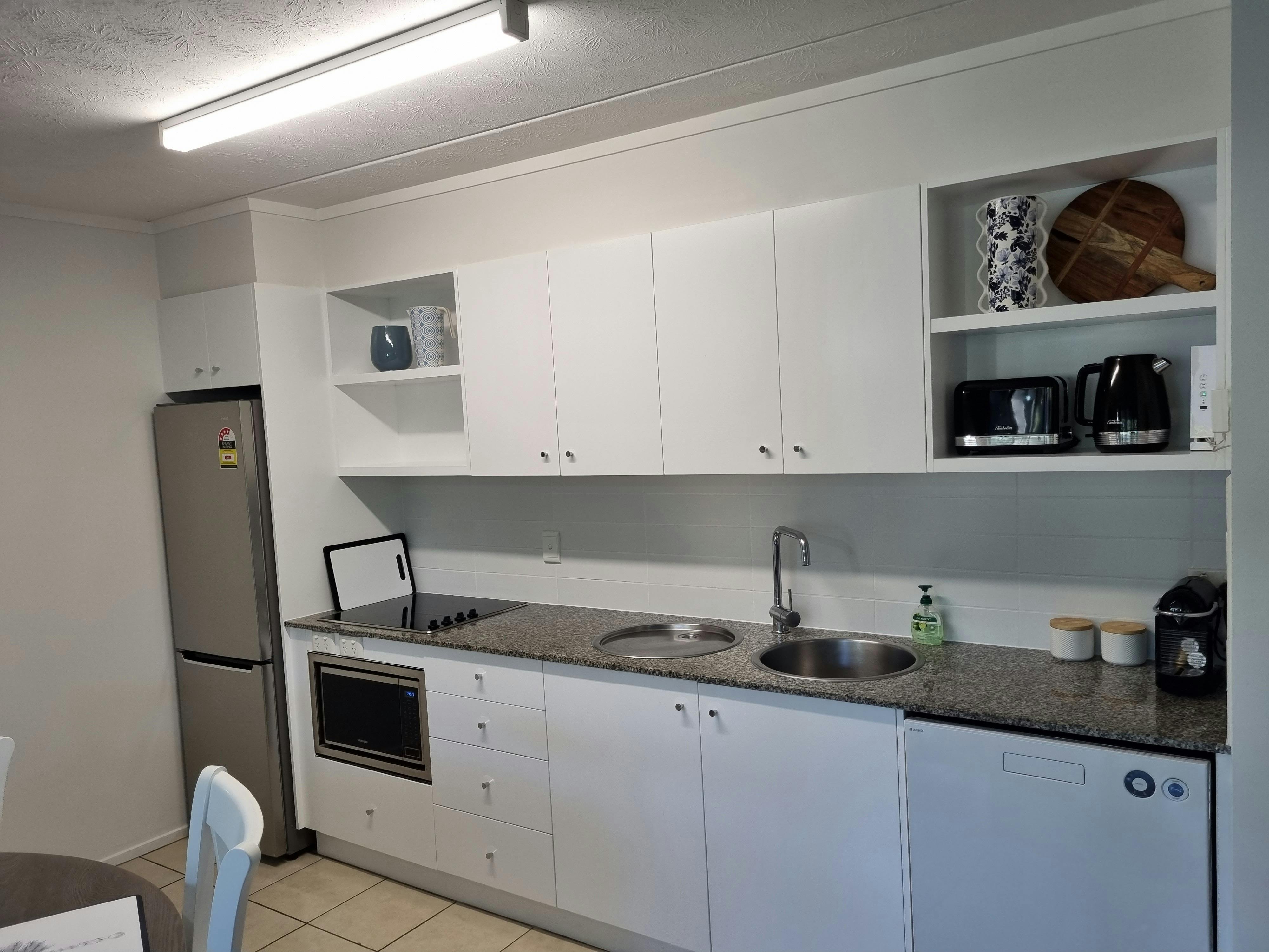 Kitchenette - Rainbow Beach