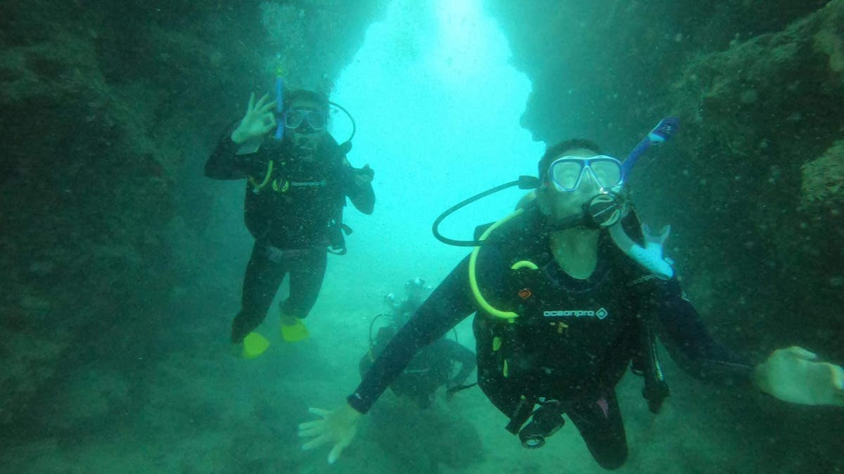 Whether you're starting out or leveling up, complete your Open Water or Advanced Certification with