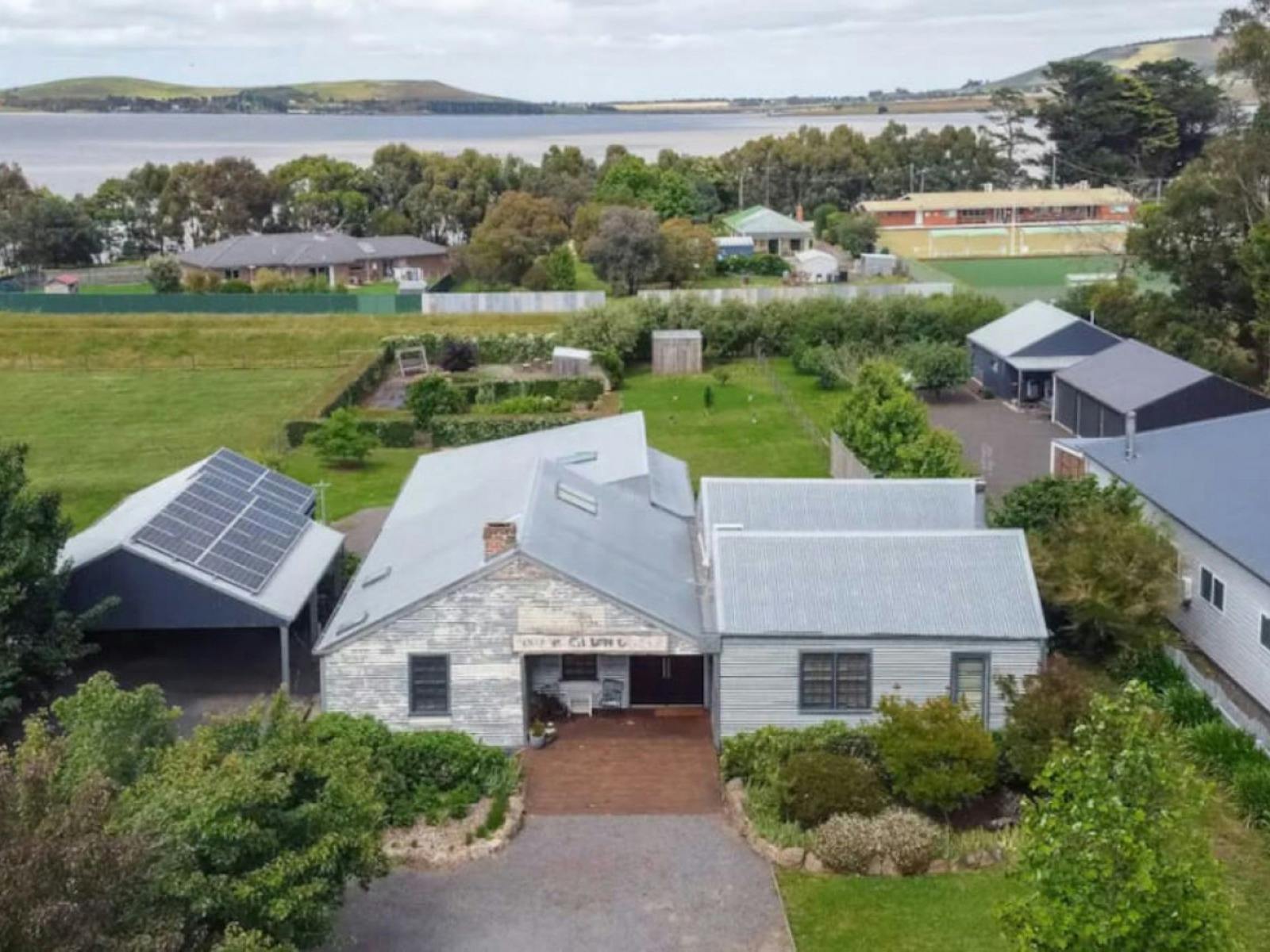 Huckers Bakery - a Flairbnb property