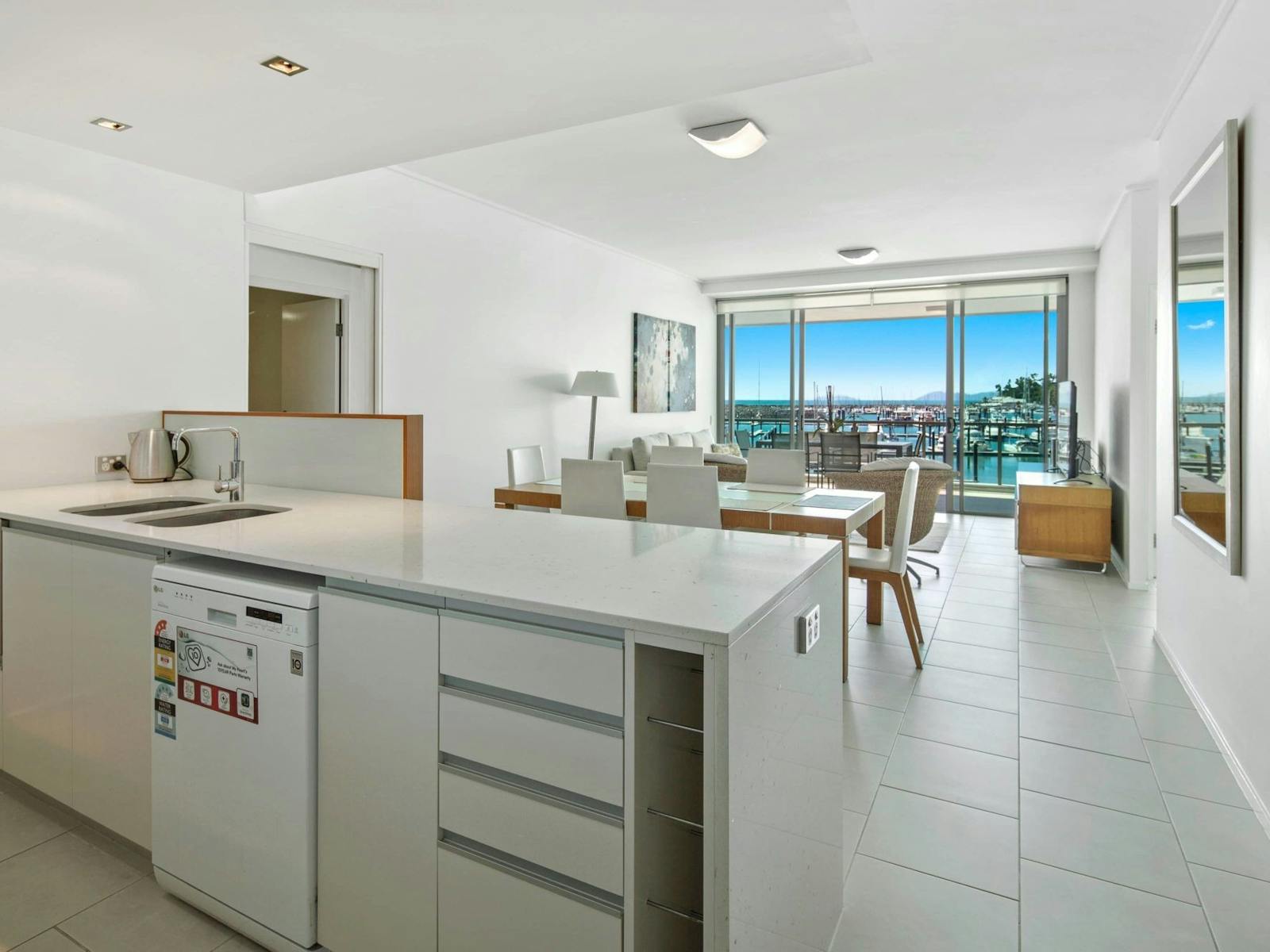 Peninsula Airlie Beach - 2 Bedroom Apartment Peninsula Airlie Beach - 2 Bedroom Apartment