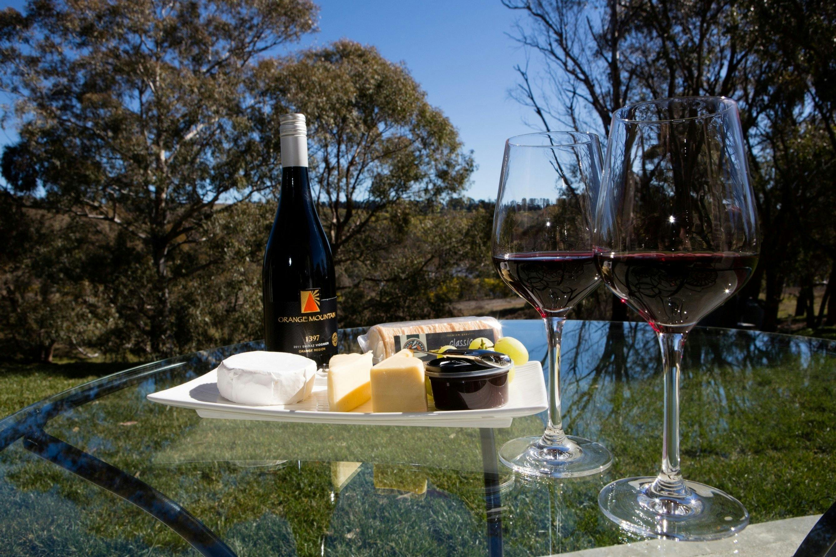 到着時のワインとチーズ