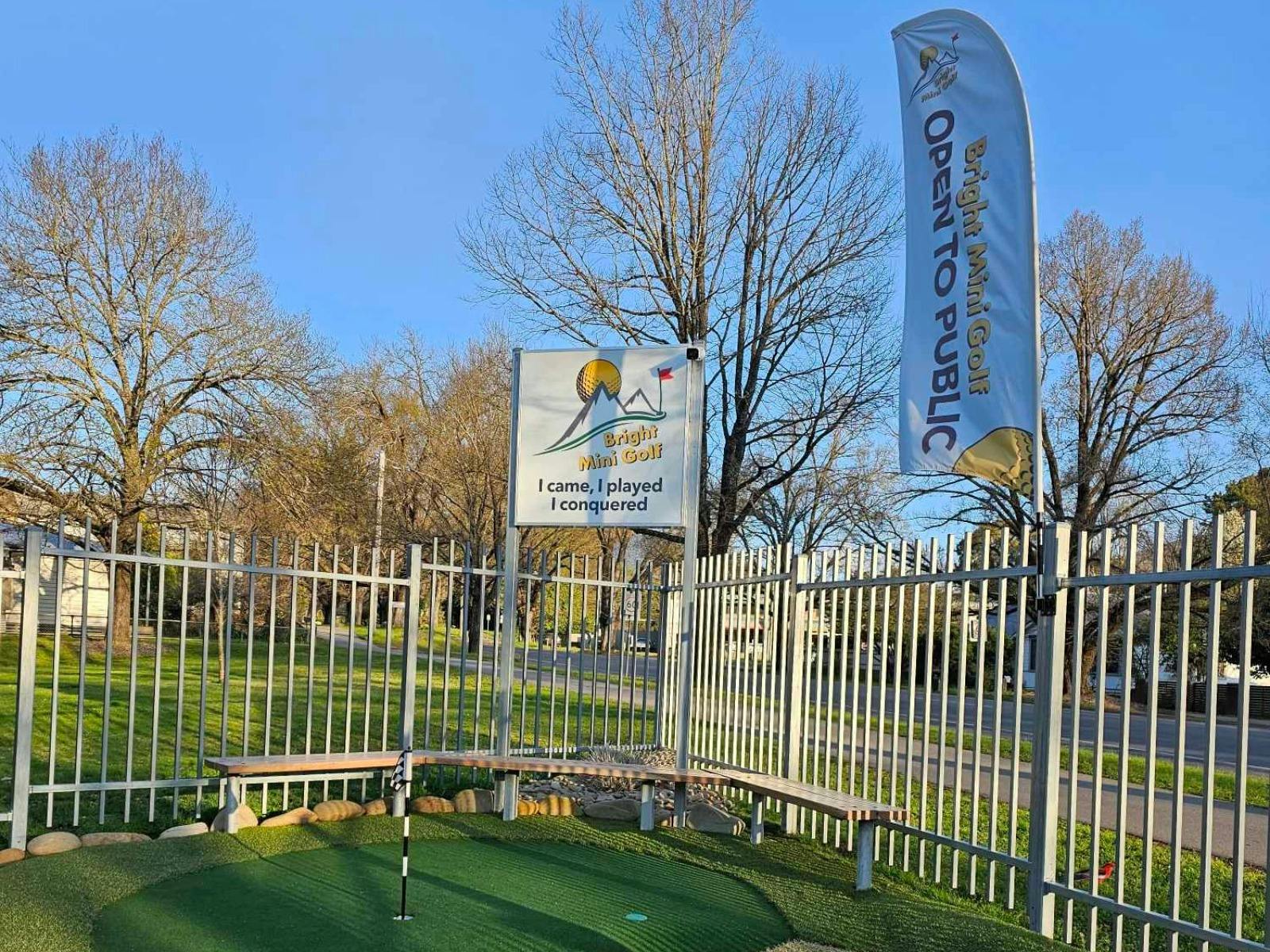 Bright Mini Golf