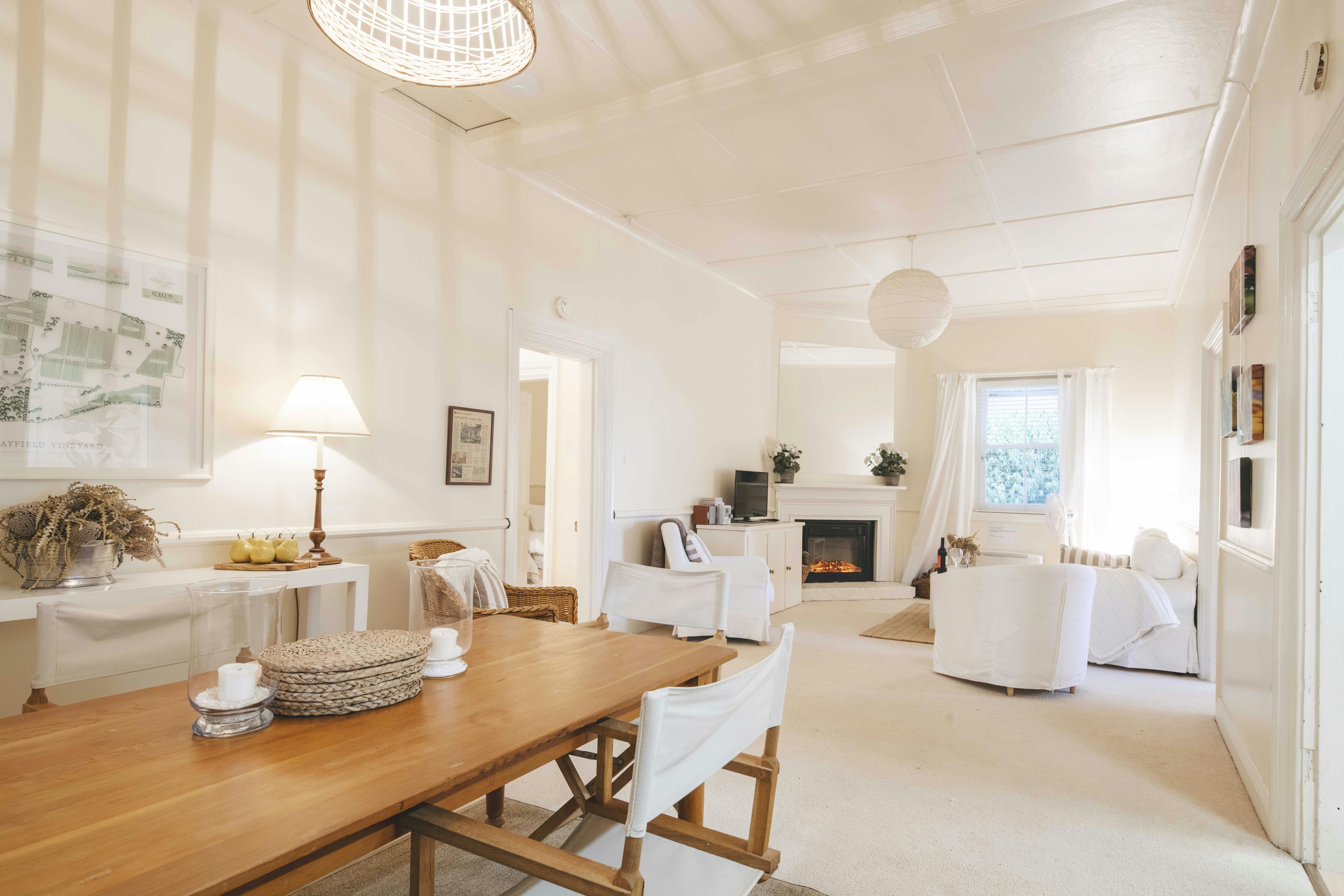 Overseers Cottage - Living Area