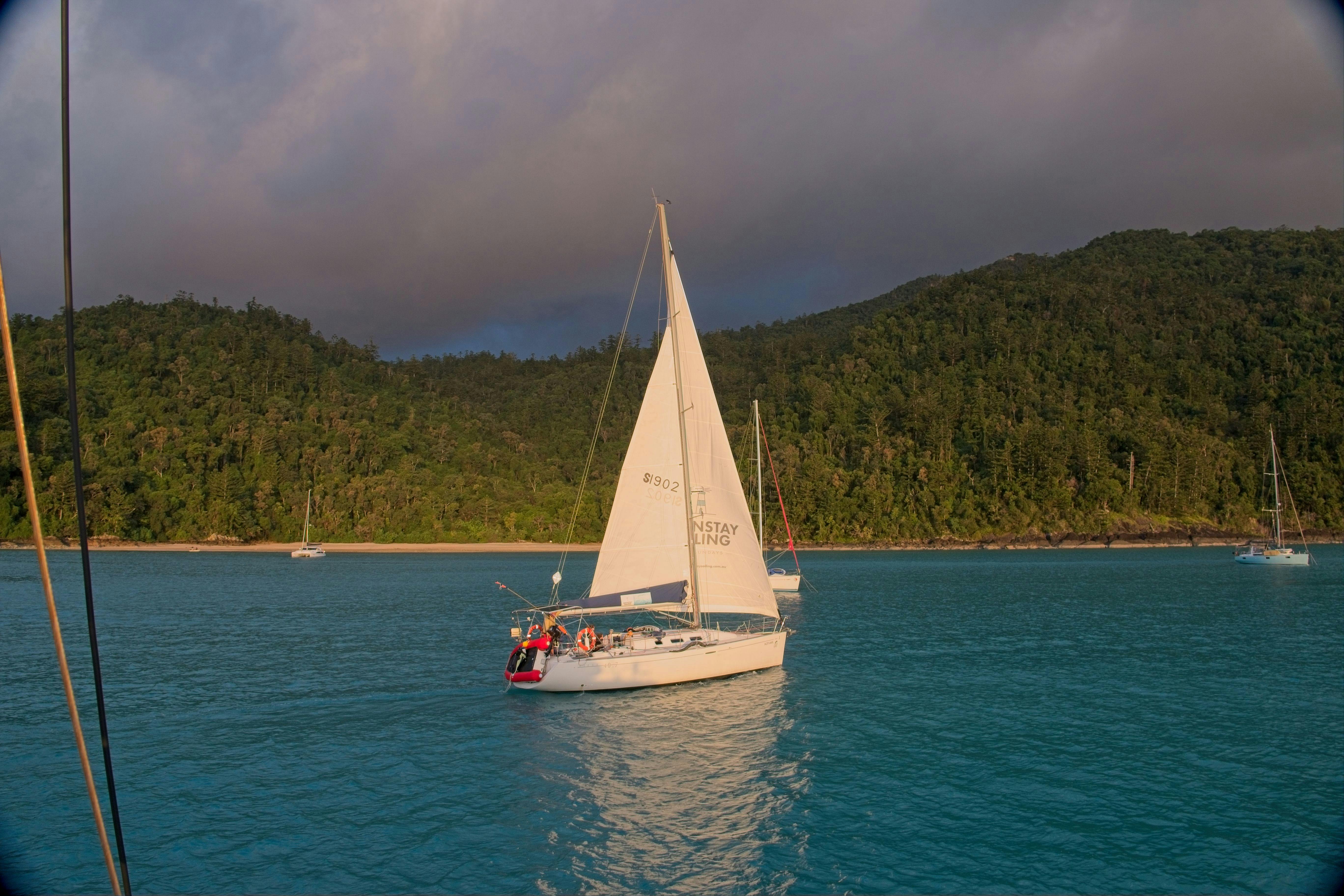 Mainstay Sailing - Whitsunday Islands