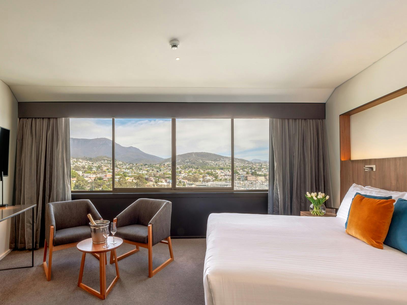 Tower Standard Harbour / Mountain View Rooms image