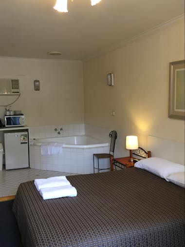Tollgate Motel
