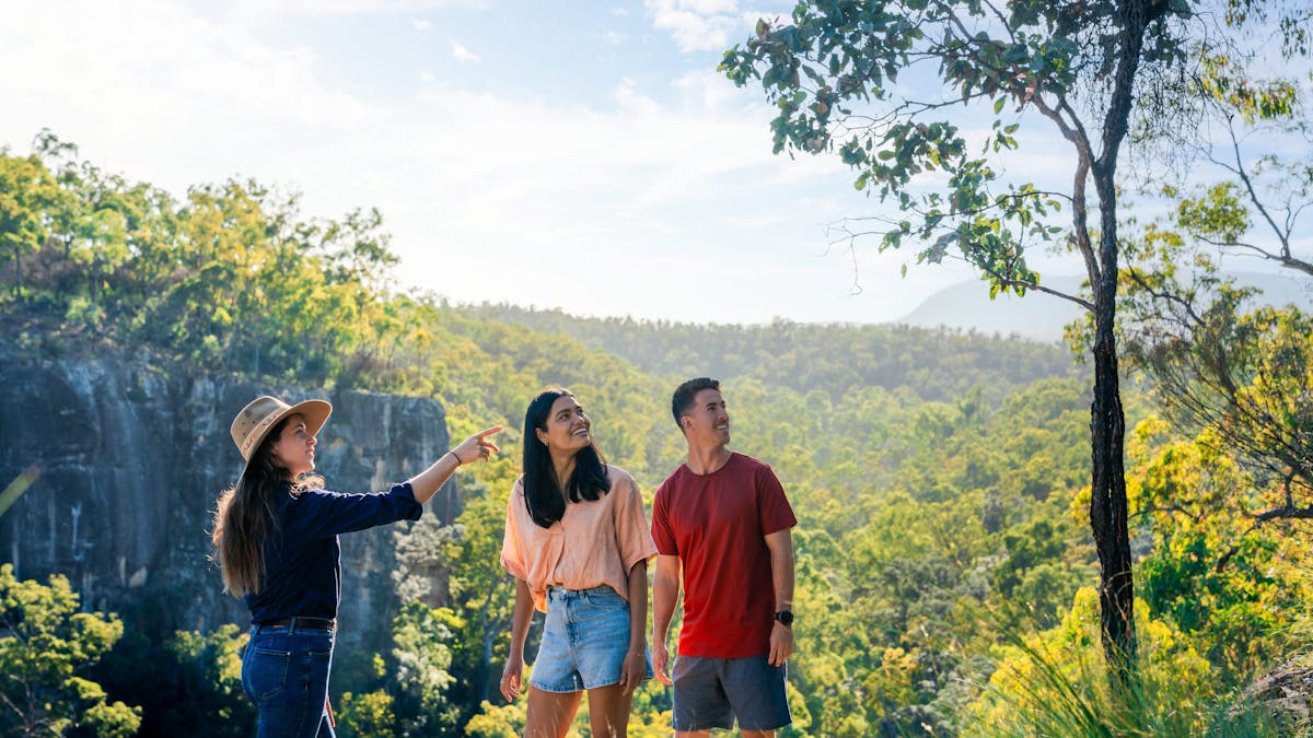 Nyanda Gorge Tour - Talking to Guests