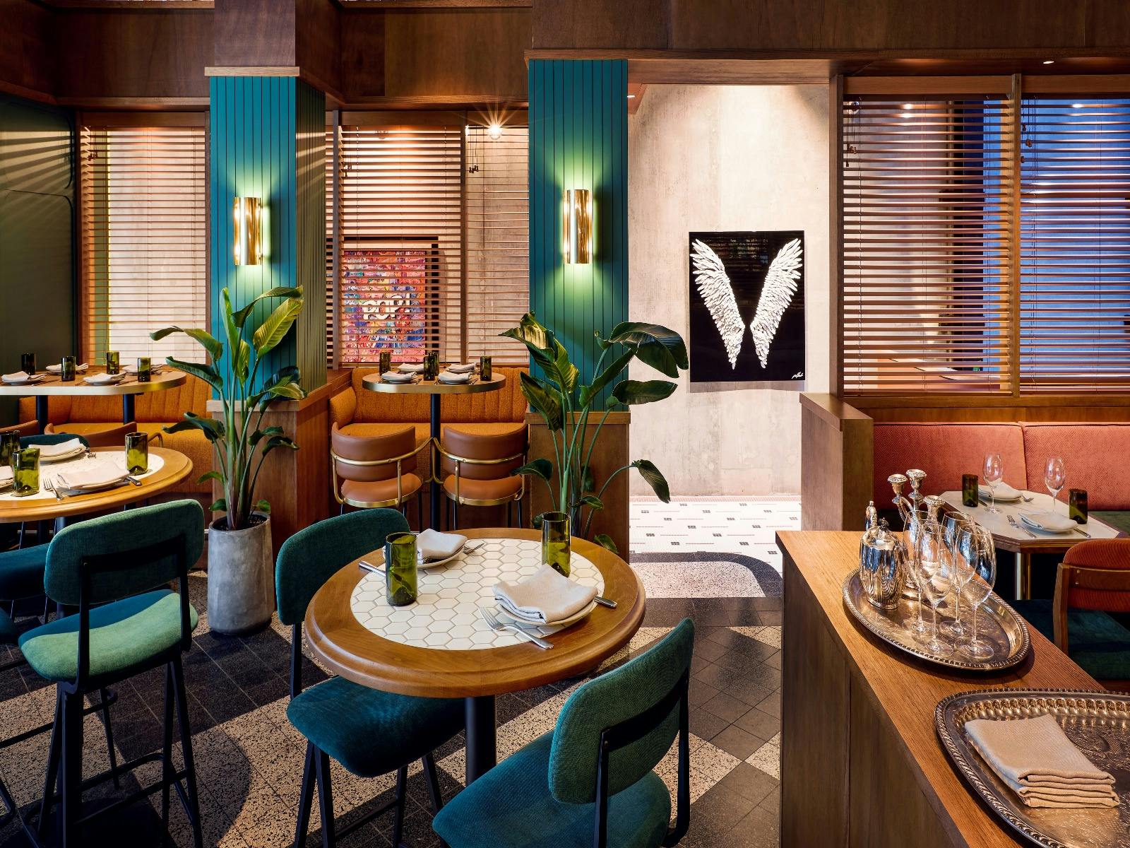 Lona Misa - Cafe Dining