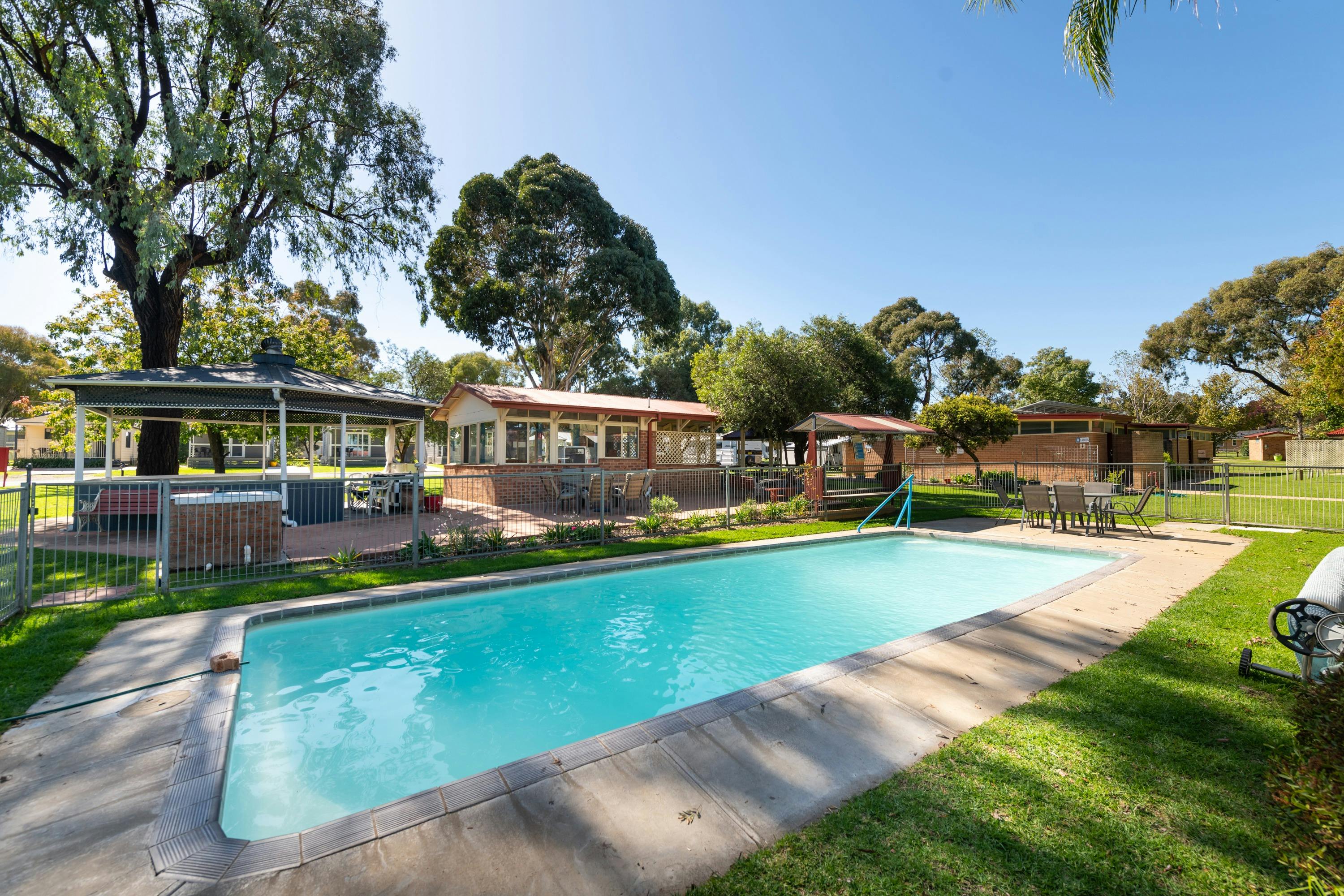 Clean pool available for visitors to utilise.